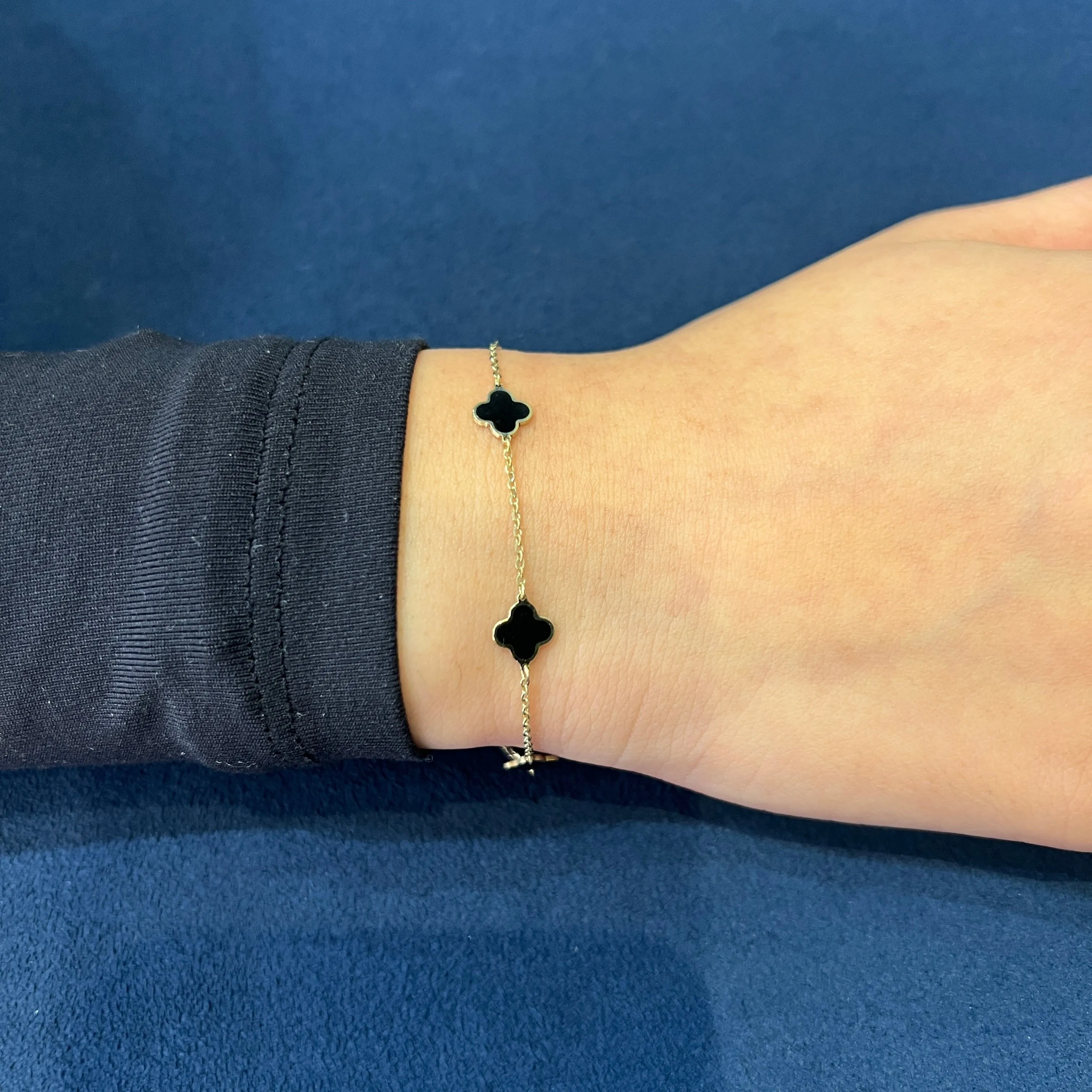 10K Yellow Gold (7.3mm) High Polished Black Onyx Clover Bracelet