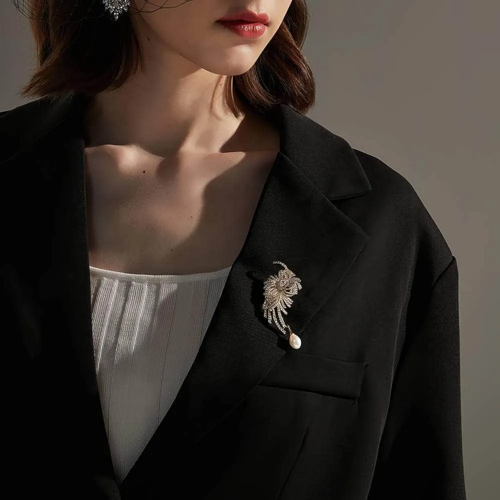 14k Gold Leaf Decor Paved Crystal Pearly Brooch