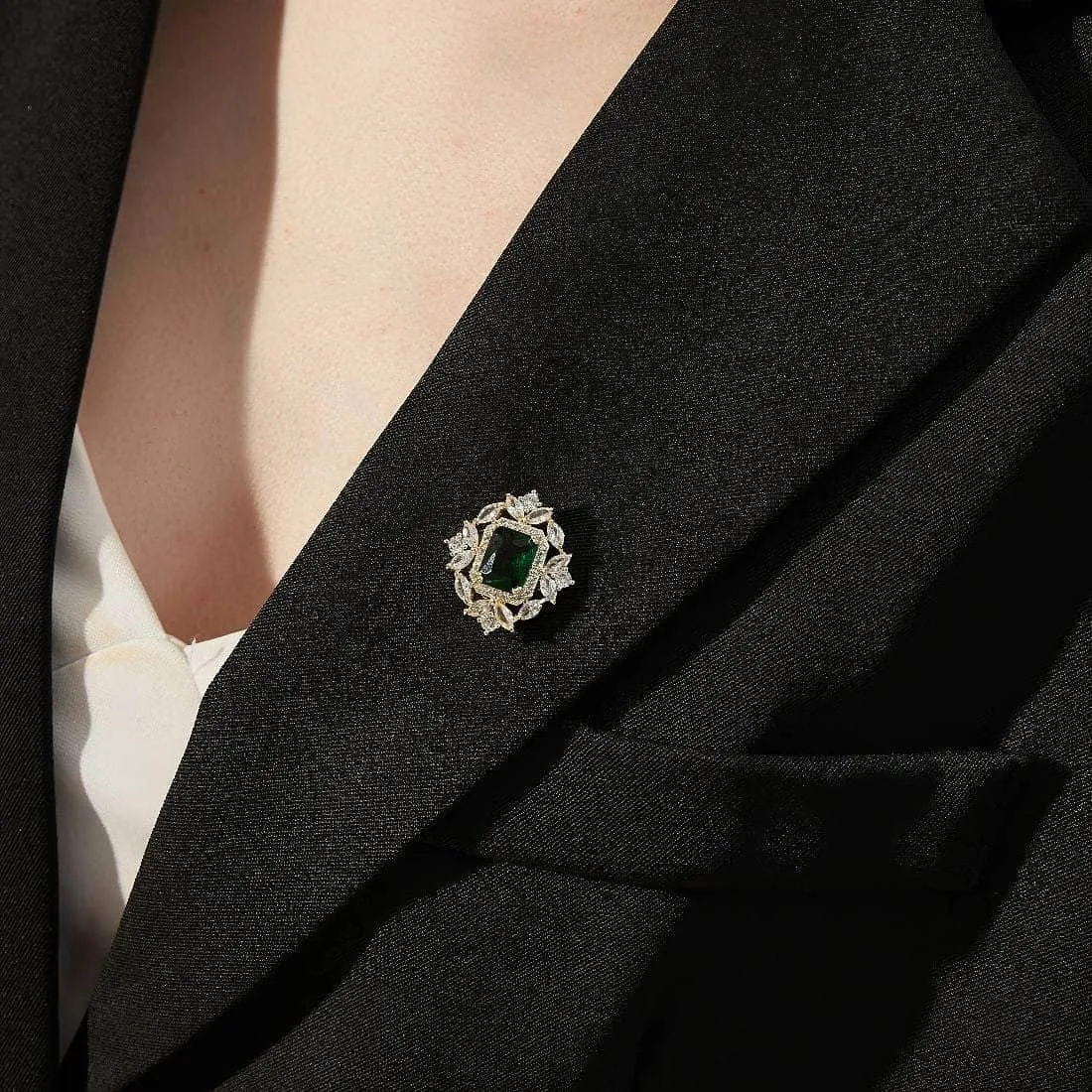 14k Gold Paved Crystal Emerald Gemstone Brooch