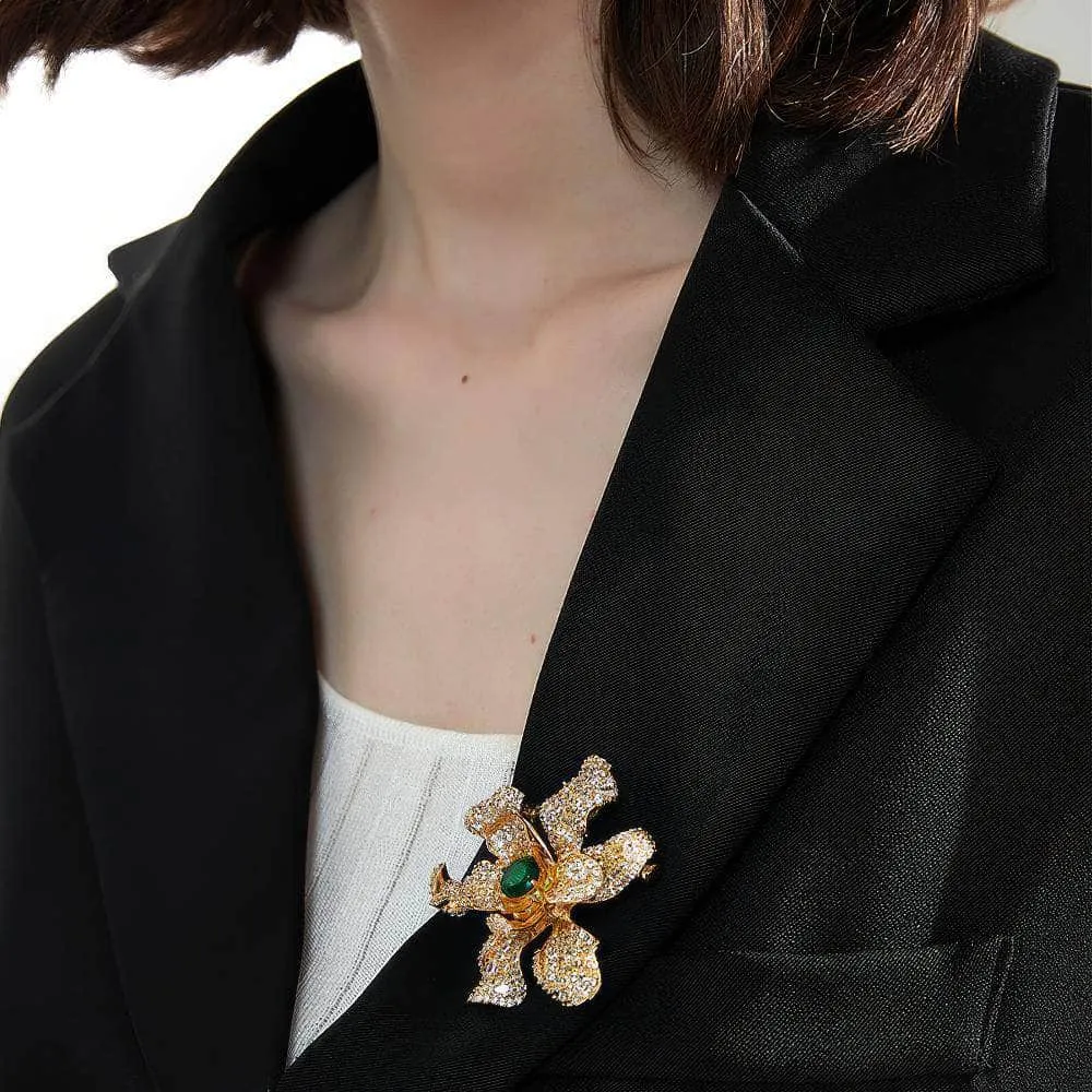 18K Gold Emerald Crystal Inlaid Sparkling Brooch