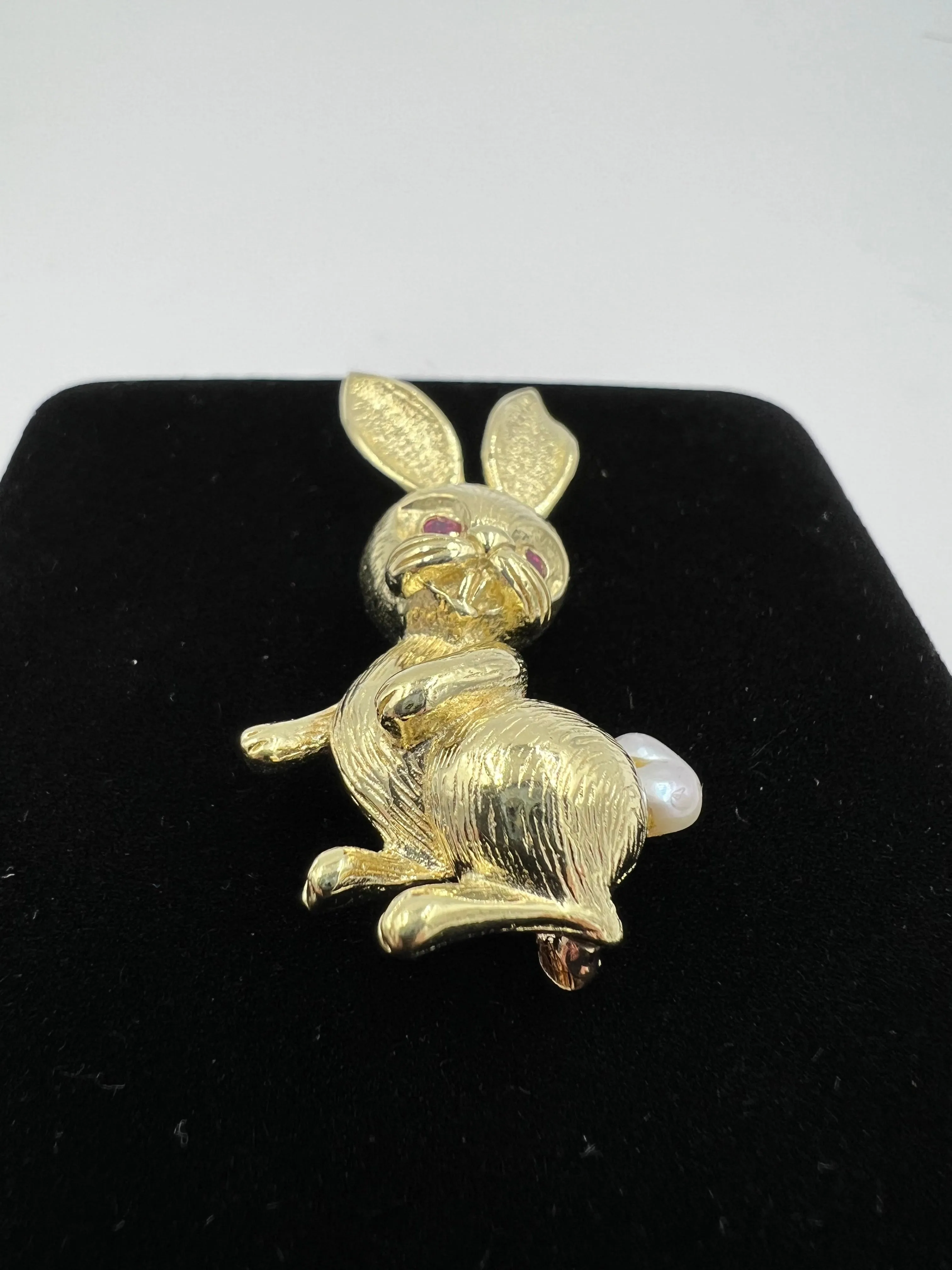 1970s Bunny Rabbit Yellow Gold Brooch