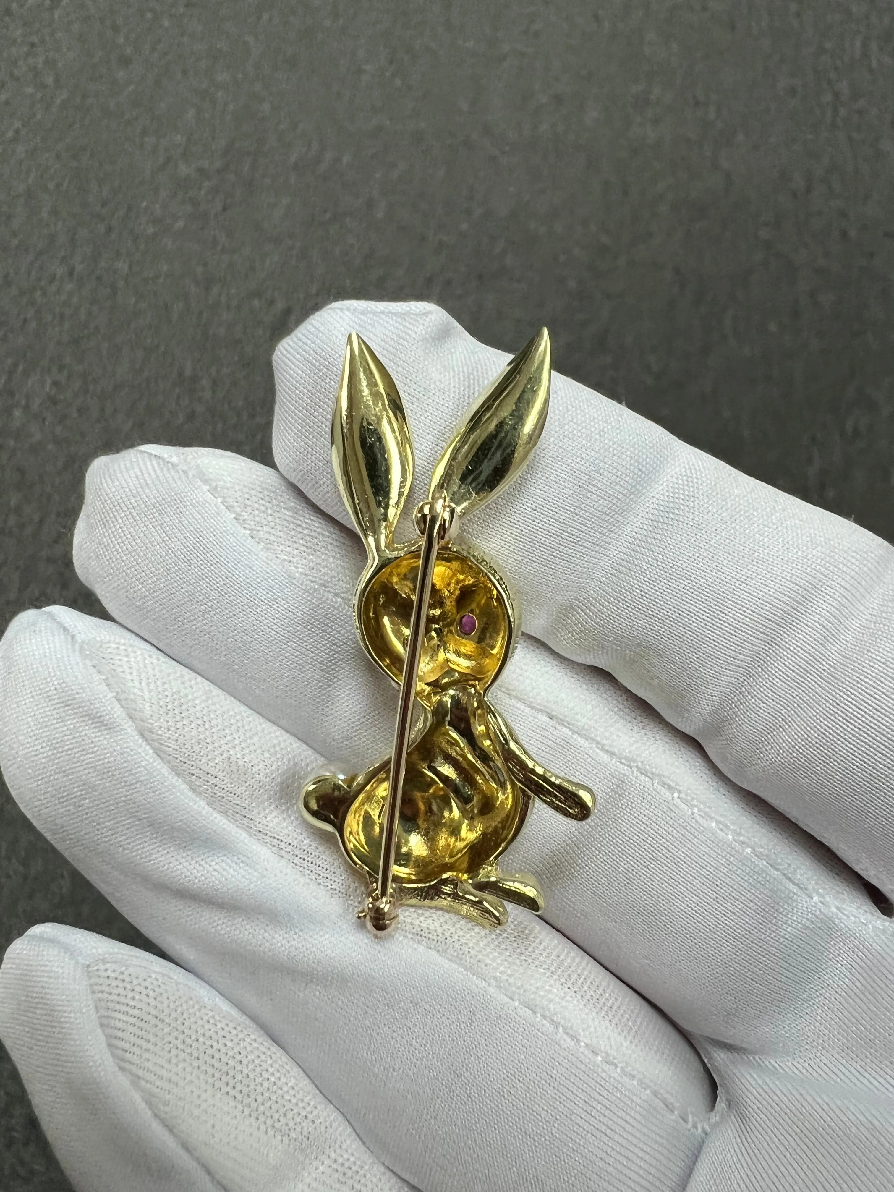 1970s Bunny Rabbit Yellow Gold Brooch