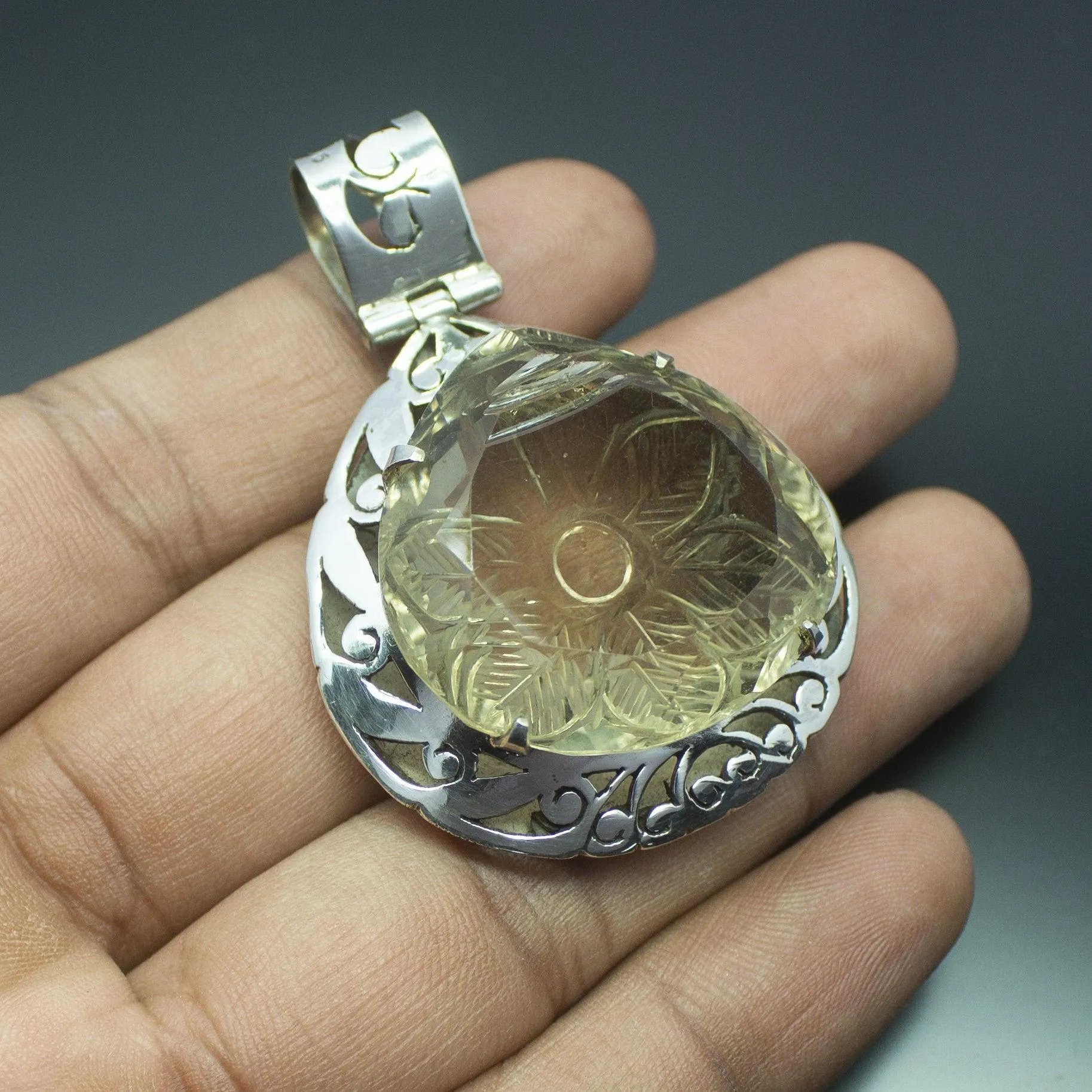 25.6g, Totally Handmade Natural Carving Smoky Quartz Checker Heart Shape 925 Sterling Silver Pendant