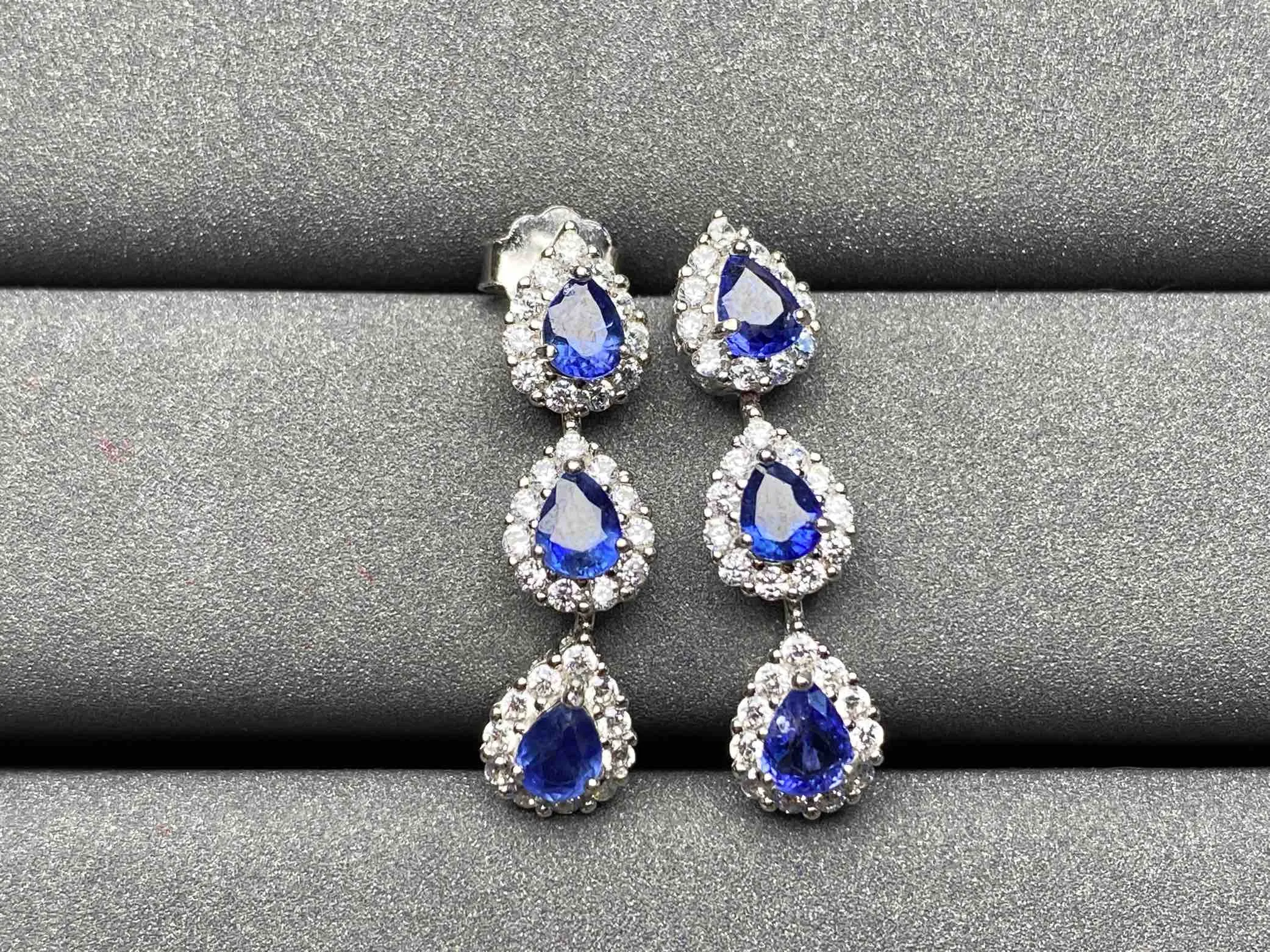 A1766 Cornflower Sapphire Earrings