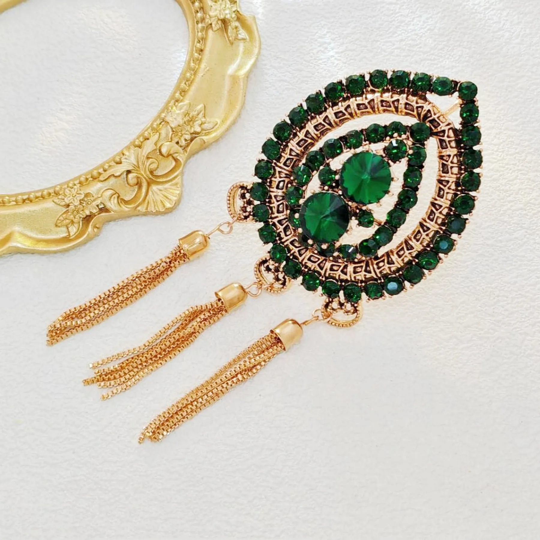 Alein Indian Style Opens Green Teardrop Brooch with Trio Tassel
