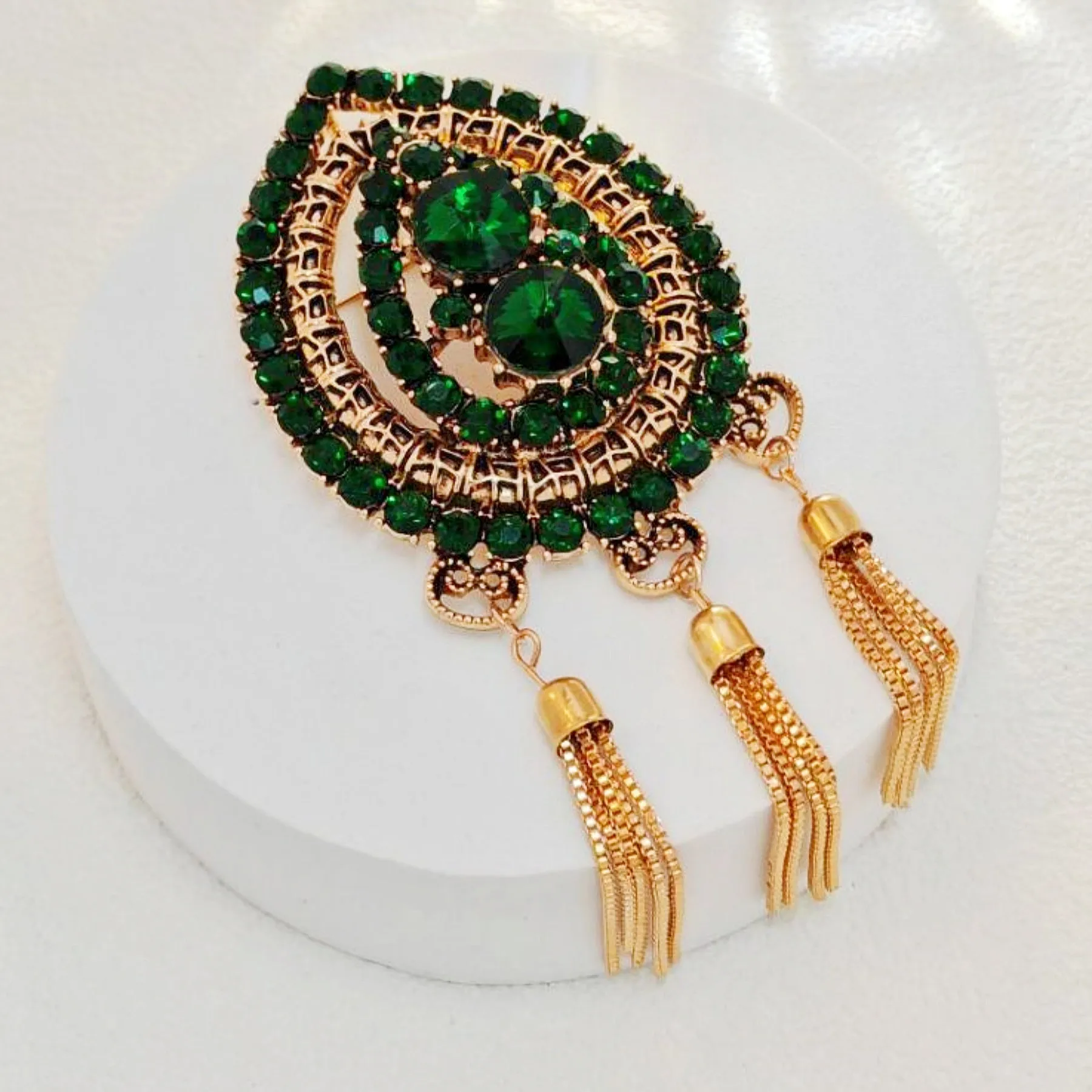 Alein Indian Style Opens Green Teardrop Brooch with Trio Tassel
