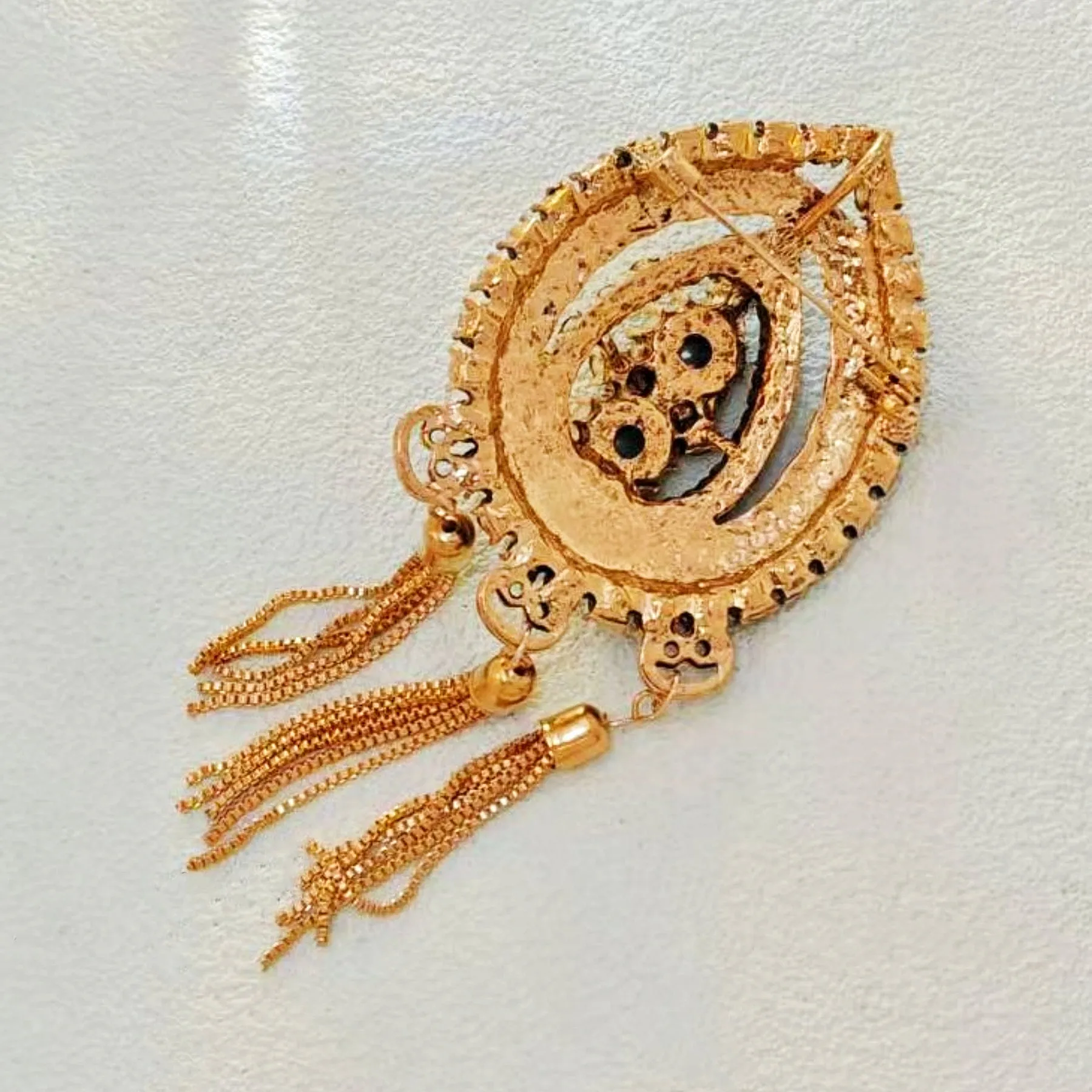 Alein Indian Style Opens Green Teardrop Brooch with Trio Tassel