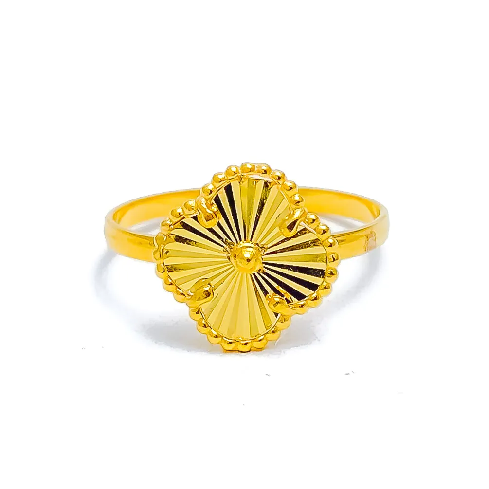 Beautiful Floral 21K Gold Clover Ring