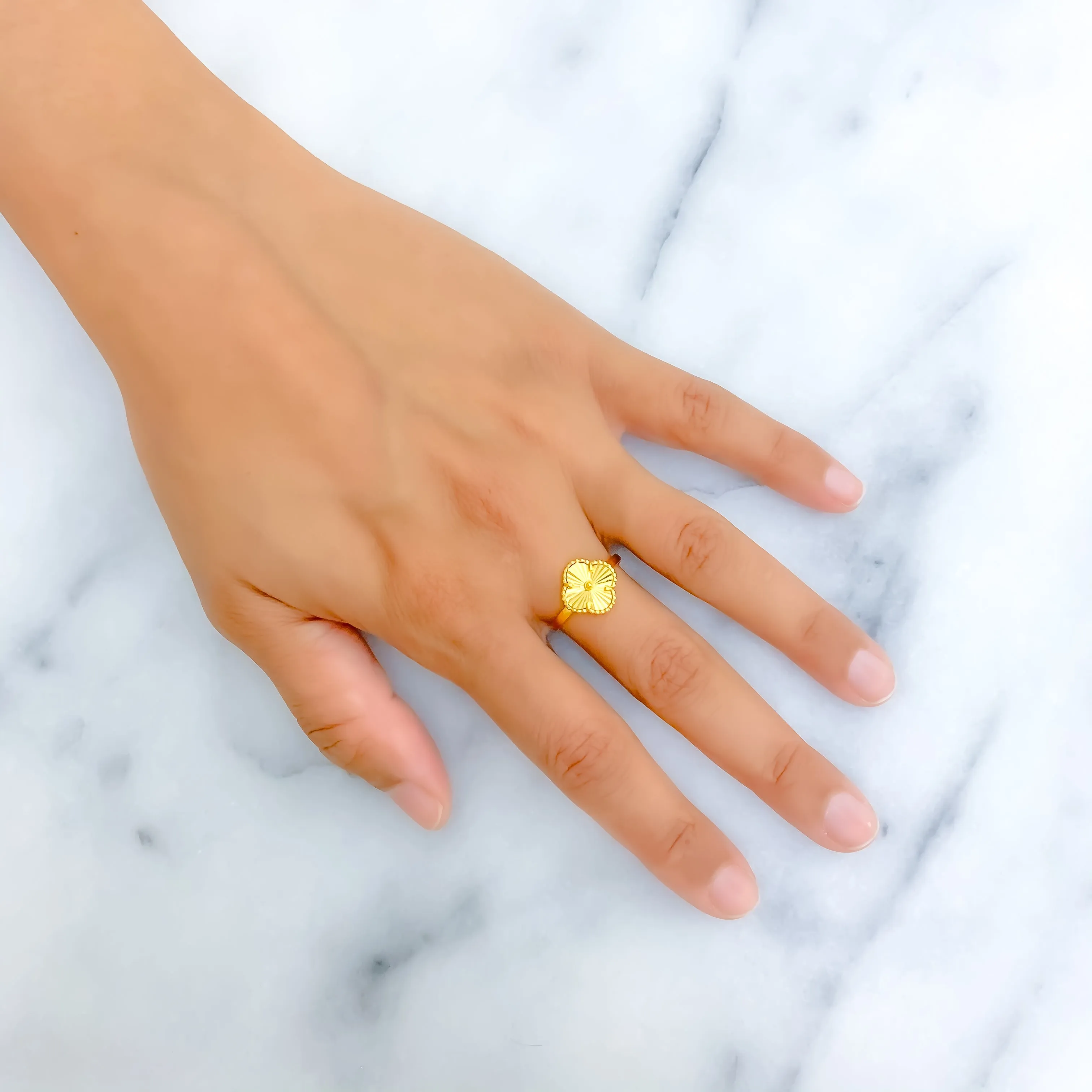 Beautiful Floral 21K Gold Clover Ring