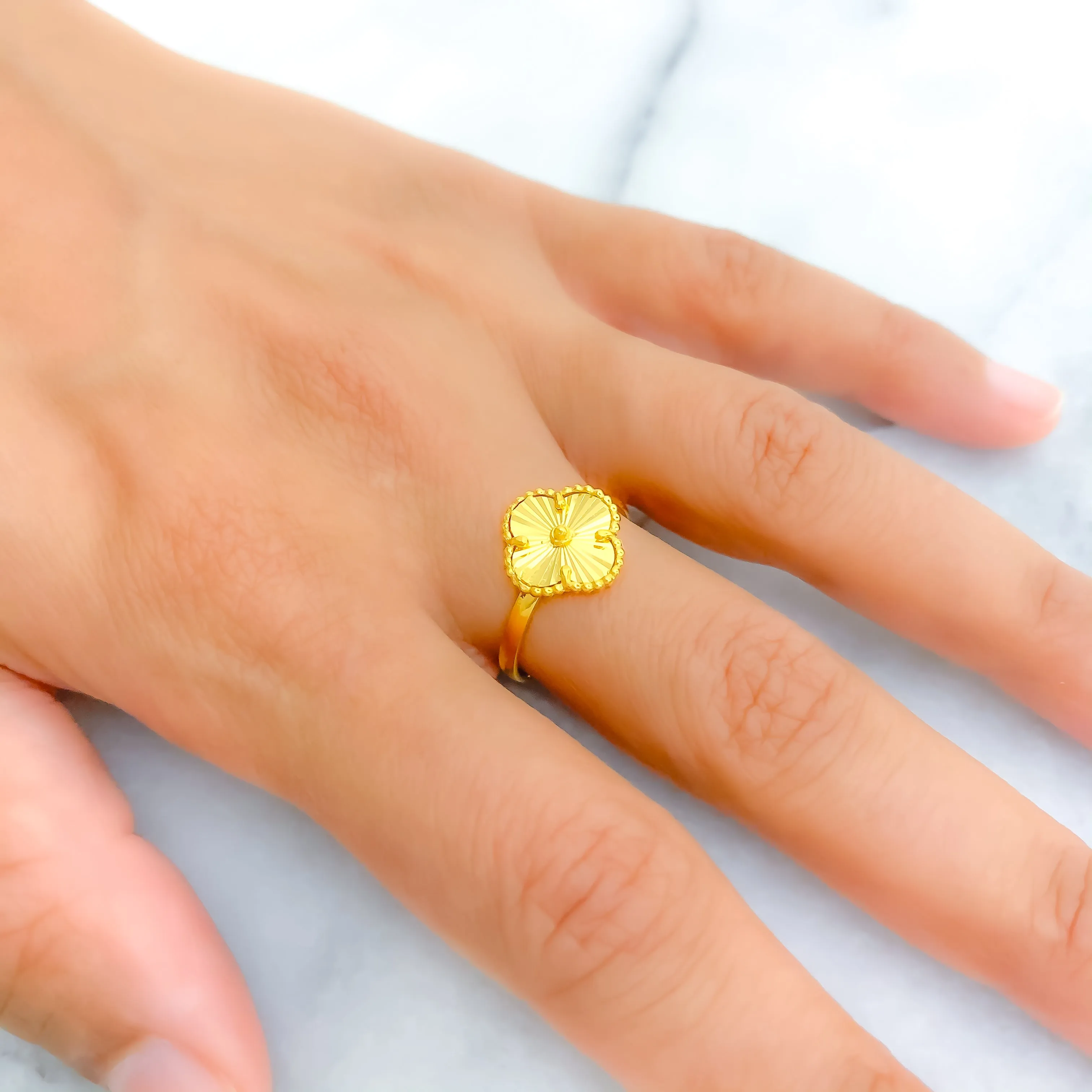 Beautiful Floral 21K Gold Clover Ring