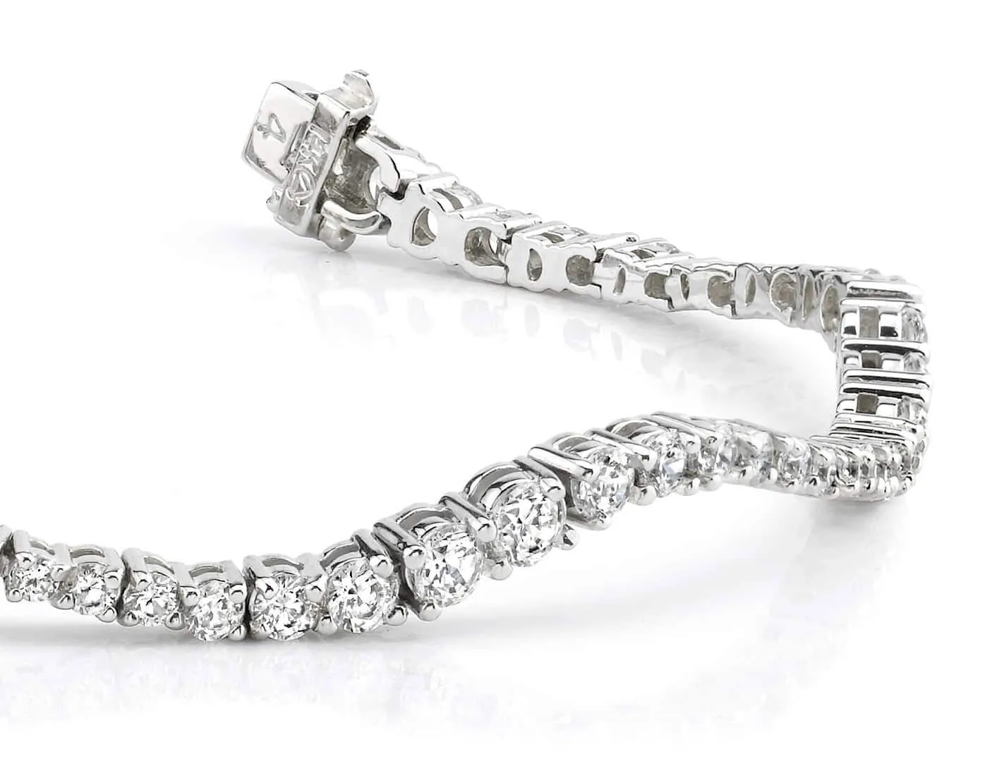 Classic Wave Journey Bracelet In Lab-Grown Diamond with 3.07 ct.(finished)