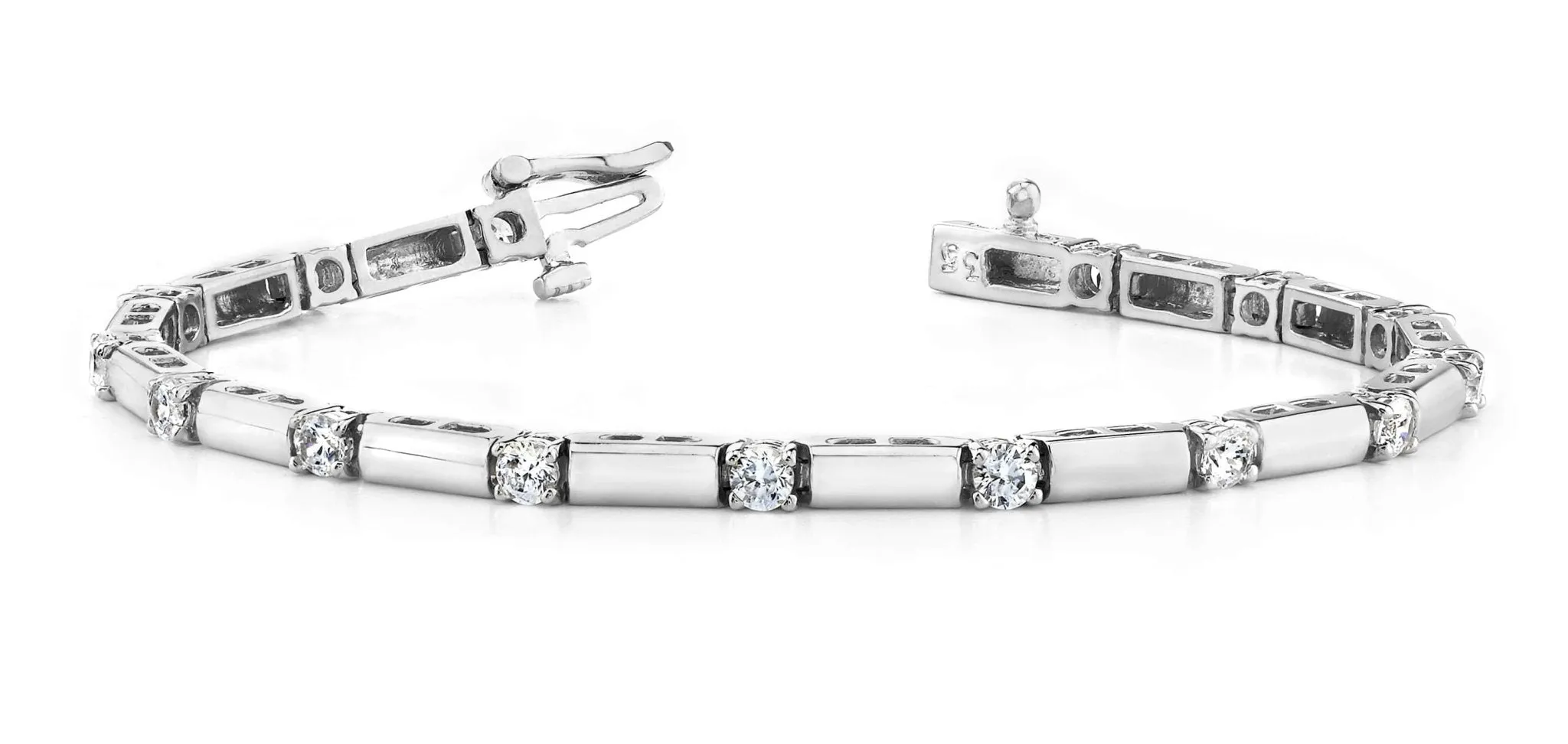Clean Design Diamond And Bar Lab-Grown Diamond Bracelet with 2.40 ct.(finished) 3.5mm
