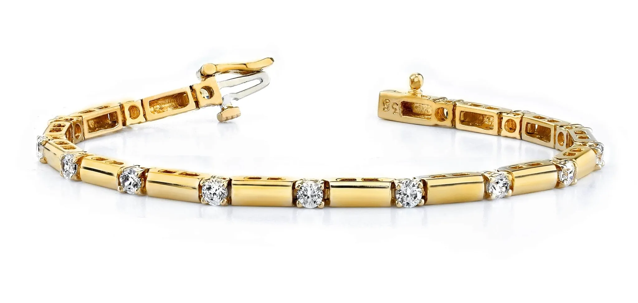 Clean Design Diamond And Bar Lab-Grown Diamond Bracelet with 2.40 ct.(finished) 3.5mm