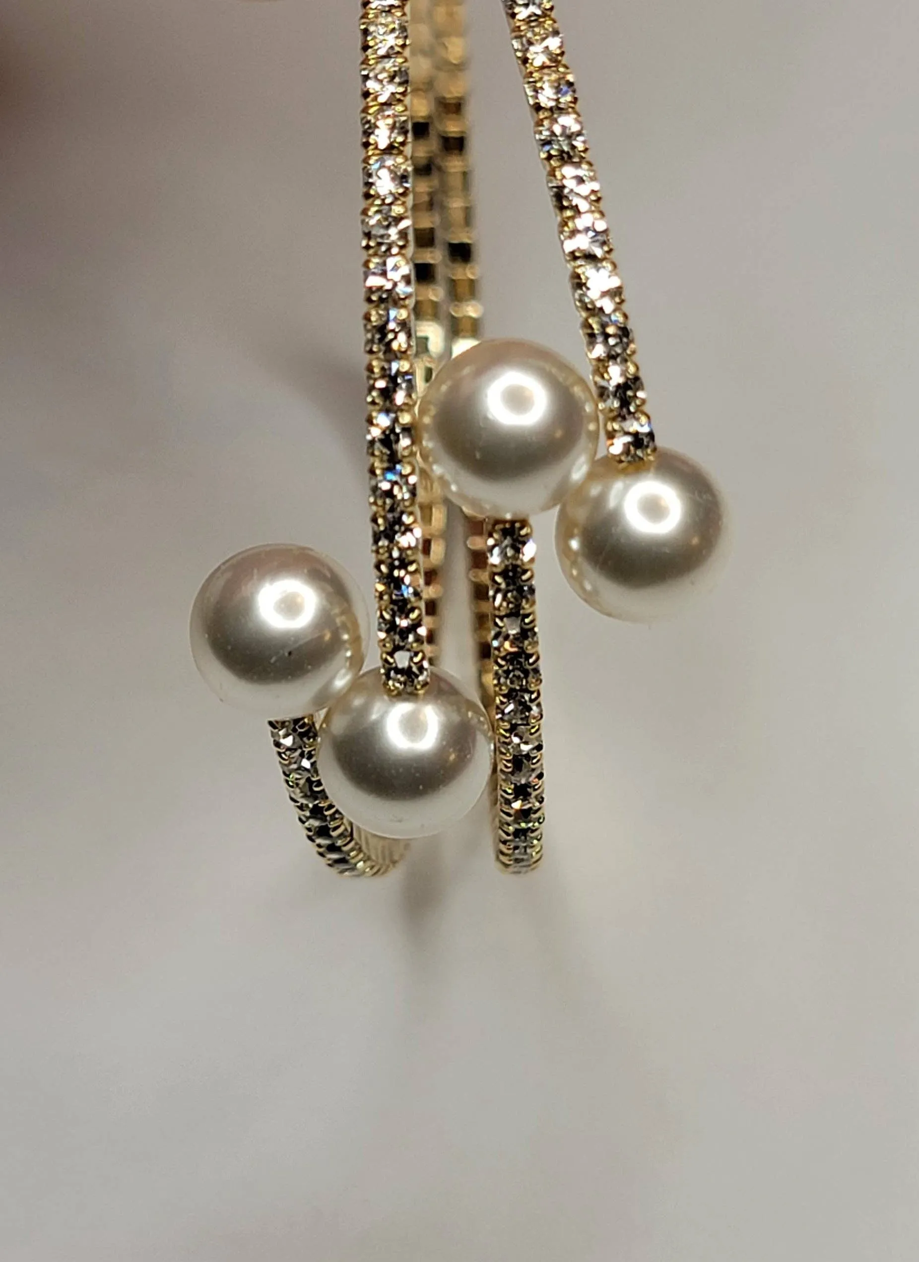 Faux Pearl & Rhinestone Bracelet in Gold