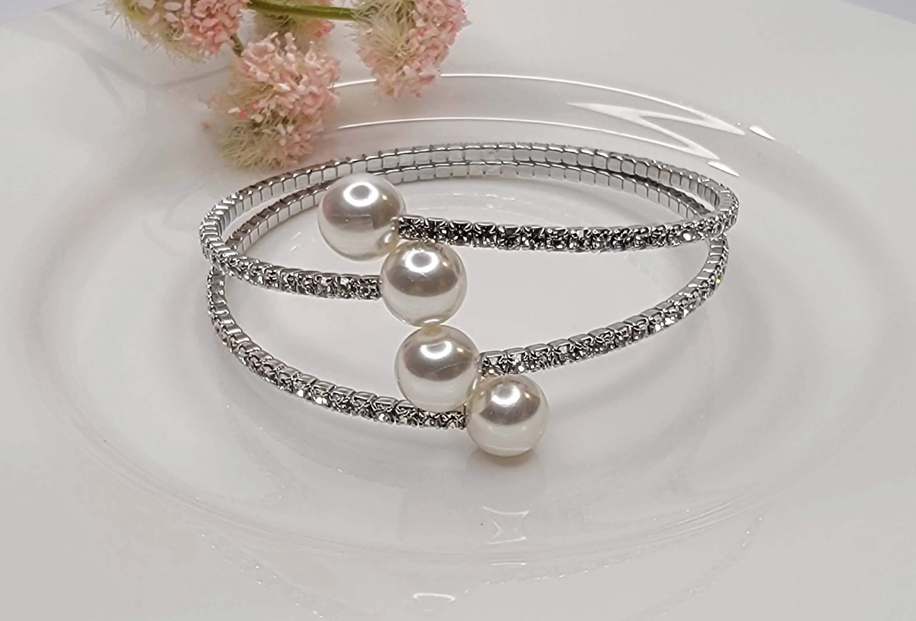 Faux Pearl & Rhinestone Bracelet in Gold