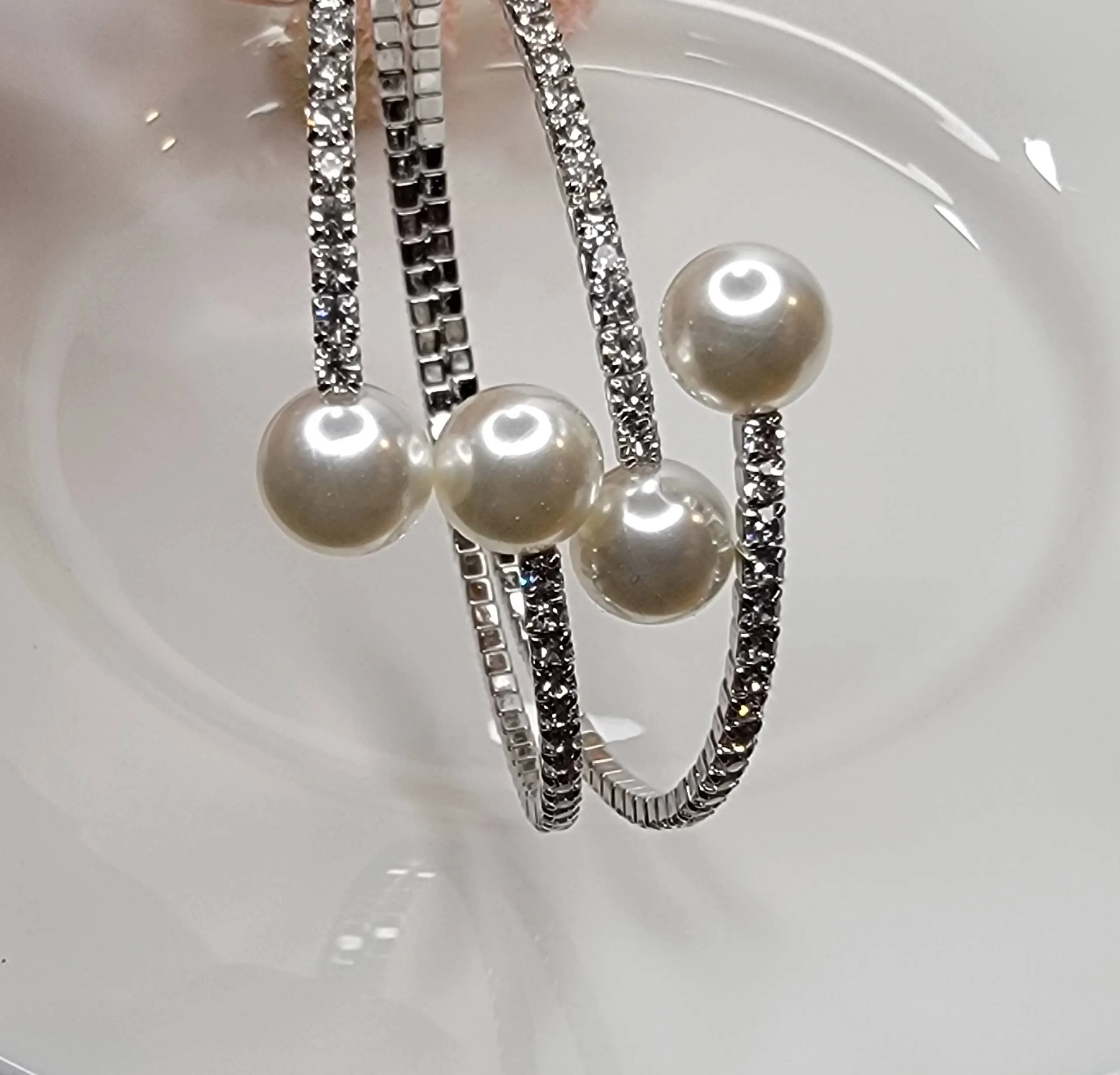 Faux Pearl & Rhinestone Bracelet in Gold