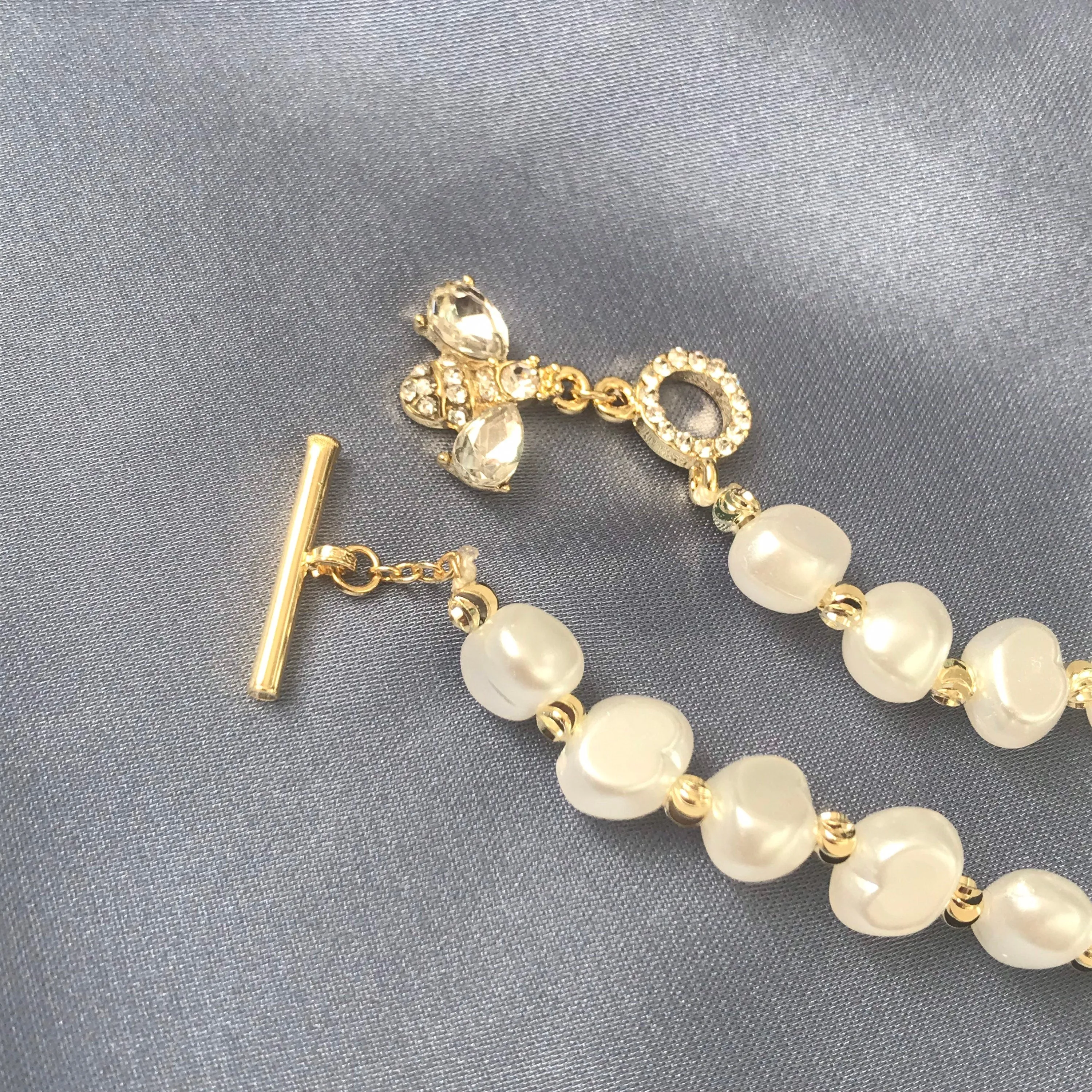 Faux Pearl Bee Bracelet - Pearl Jewellery,Bead Bracelets In The UK,Beaded Bracelet,Classy Bracelet,Cute Bracelet,Bee Jewelley,Bumble Bee