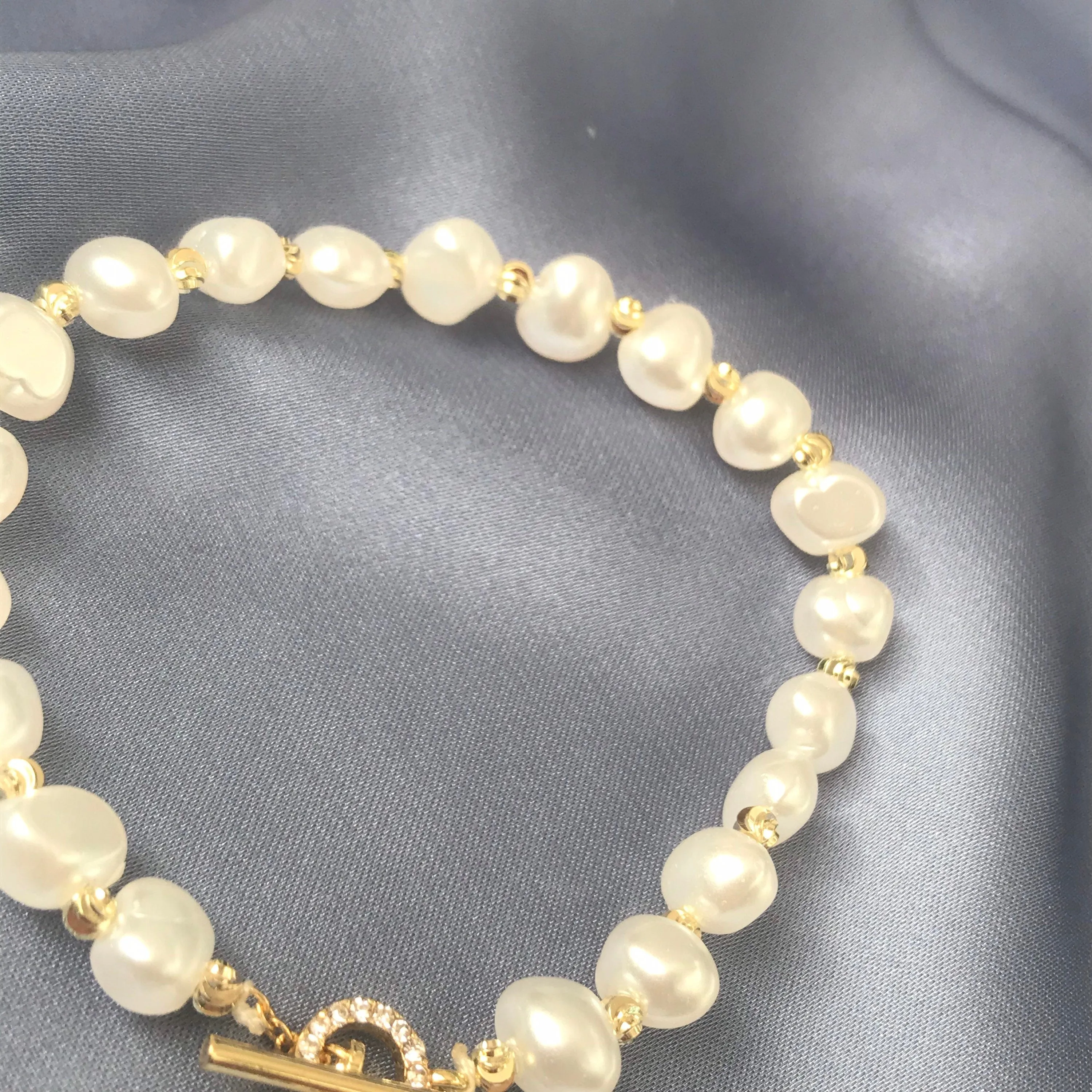 Faux Pearl Bee Bracelet - Pearl Jewellery,Bead Bracelets In The UK,Beaded Bracelet,Classy Bracelet,Cute Bracelet,Bee Jewelley,Bumble Bee