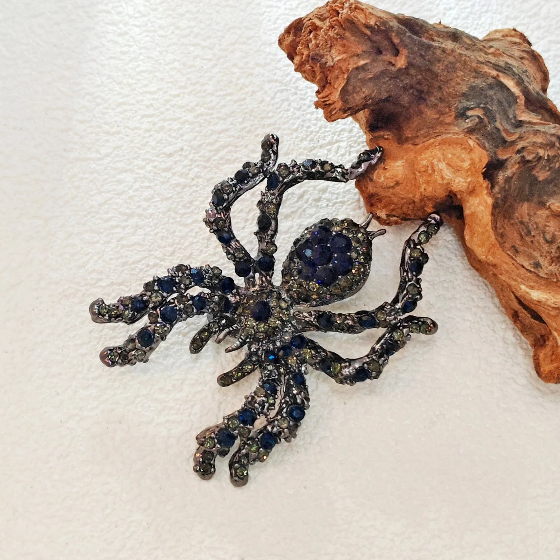 Jewelblings Awesome Royal Blue Crystal Rhinestone Statement Tarantula Spider Brooch Pin Goth Pendant Witch Costume Halloween Party Jewelry