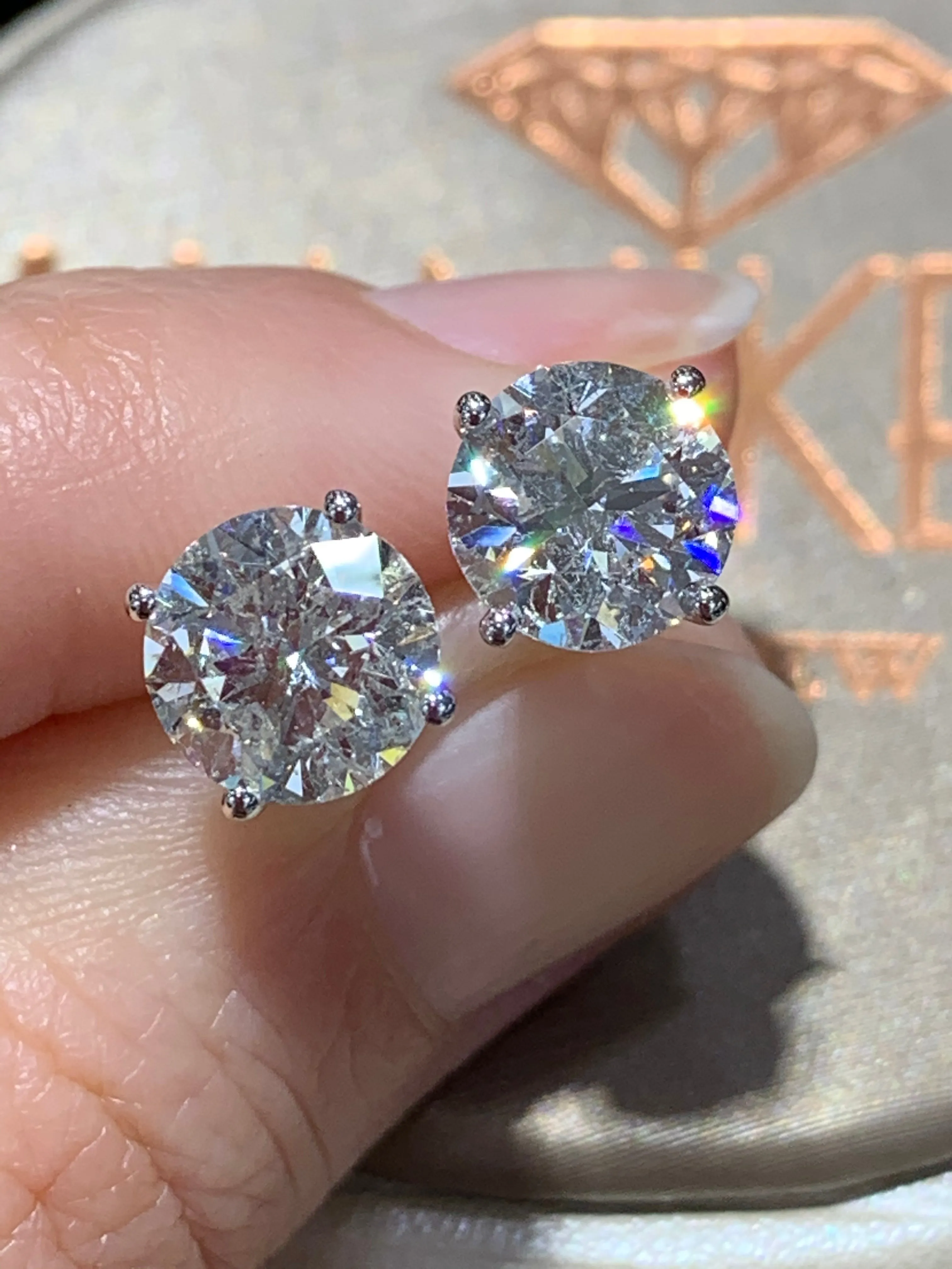 Ladies Diamond Stud Earrings 4.06cts Certified