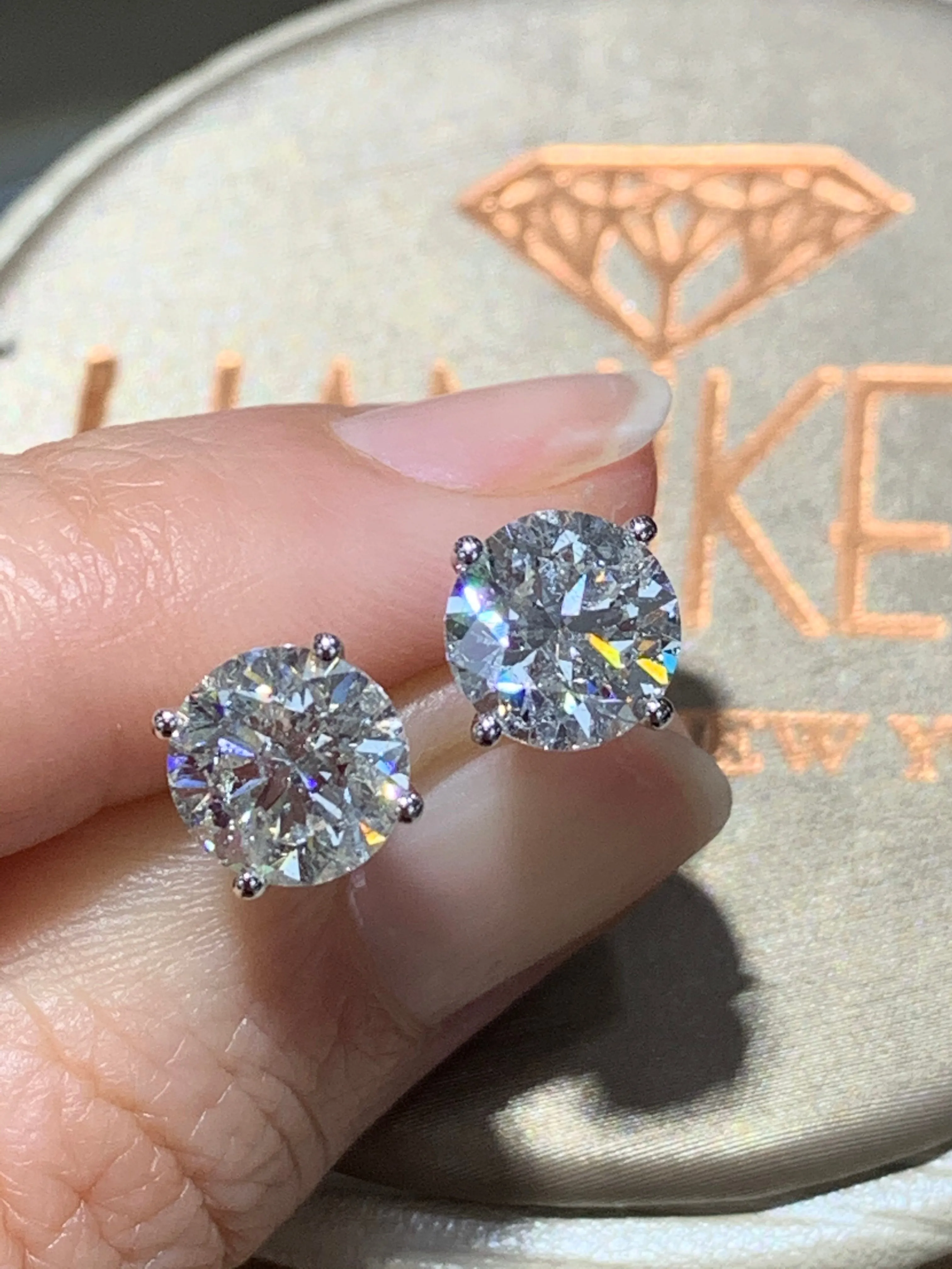 Ladies Diamond Stud Earrings 4.06cts Certified