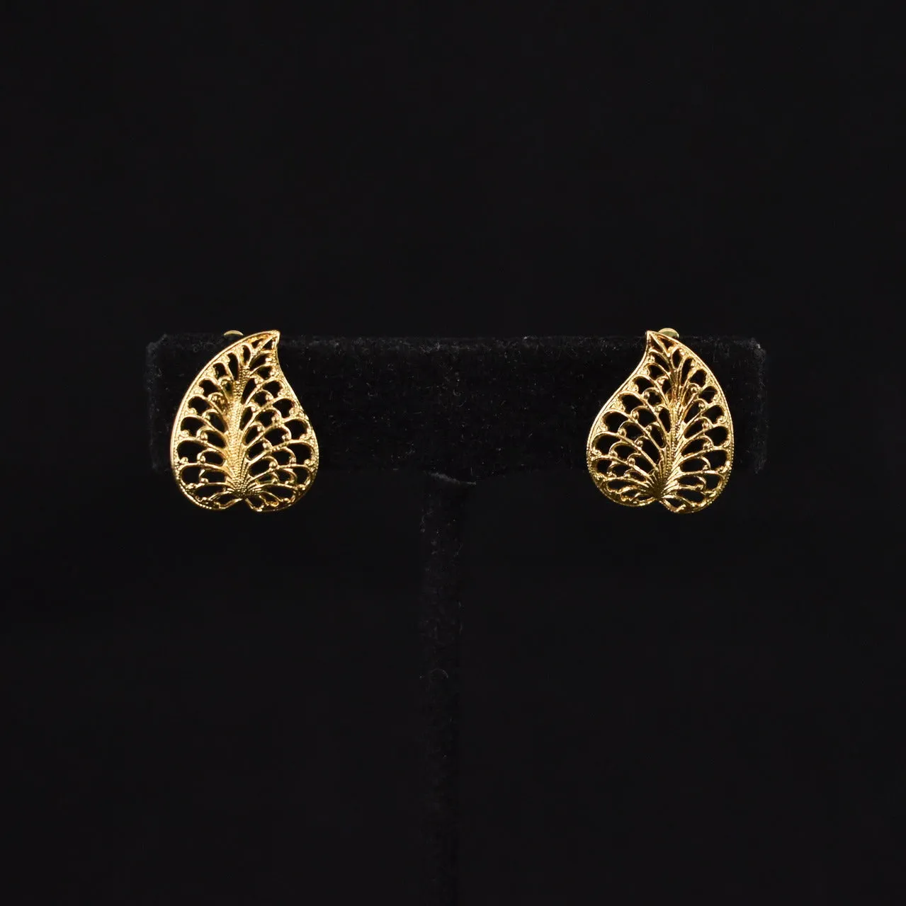 Lightweight Goldtone Heart Shaped Leaf Earrings