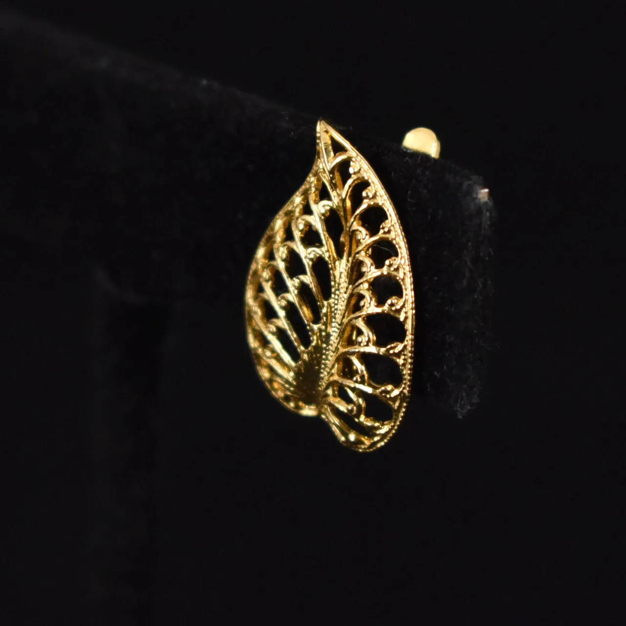 Lightweight Goldtone Heart Shaped Leaf Earrings