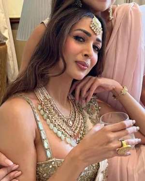 Malaika Arora - Gwen Polki Long Necklace