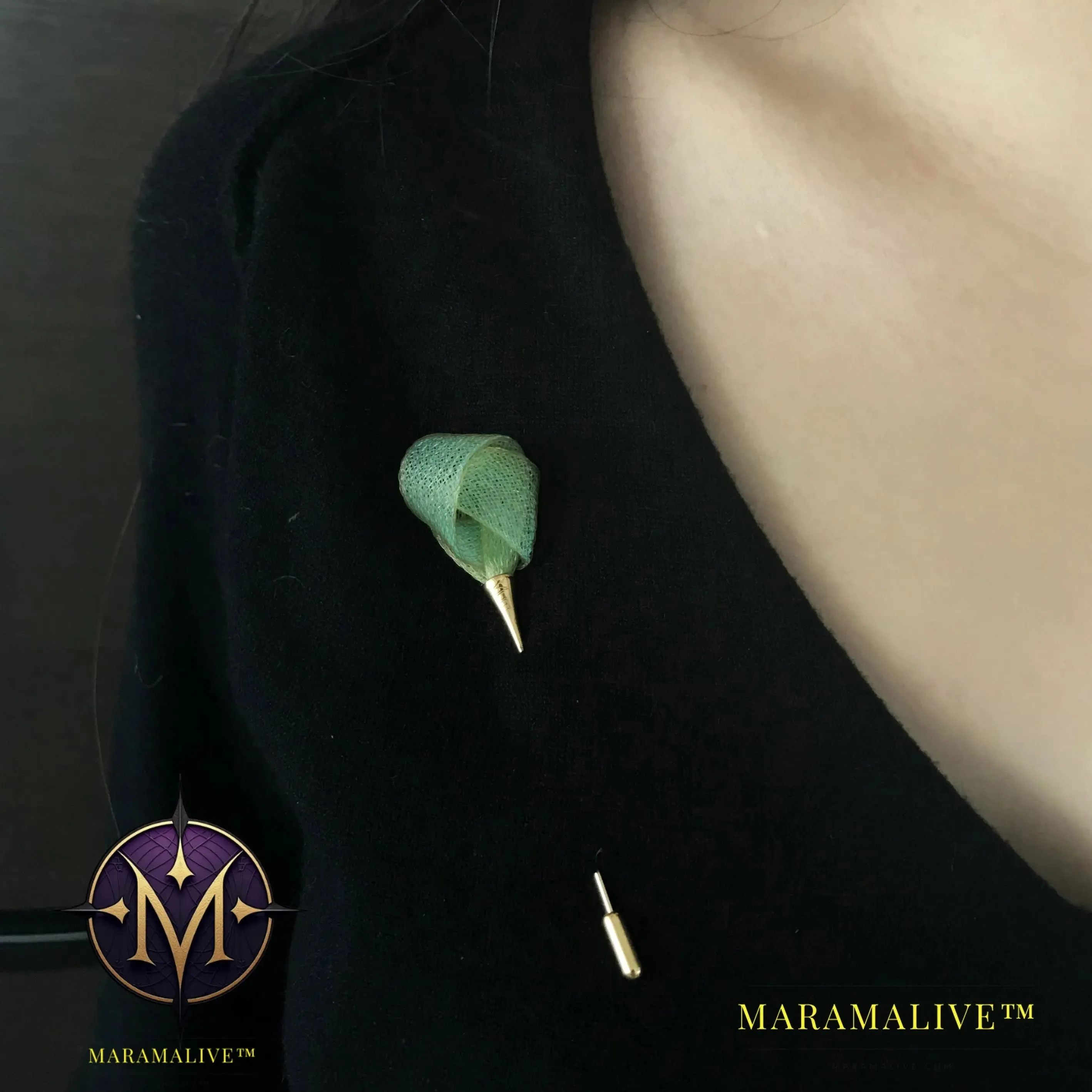 New European And American New Knotted Brooches