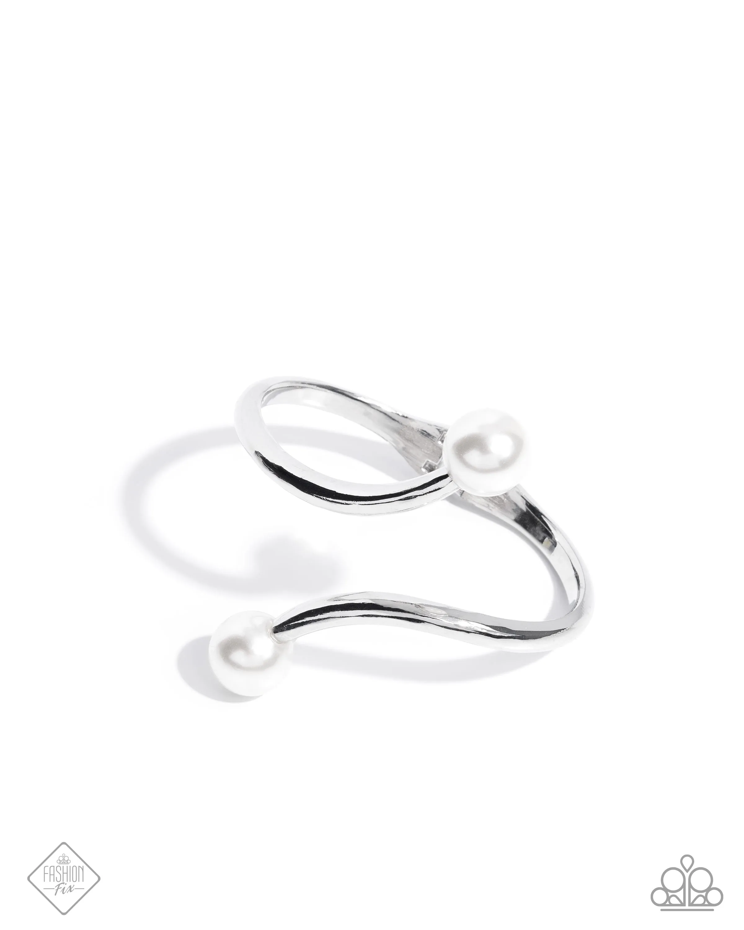 Paparazzi Effulgent Exemplar - White Bracelet