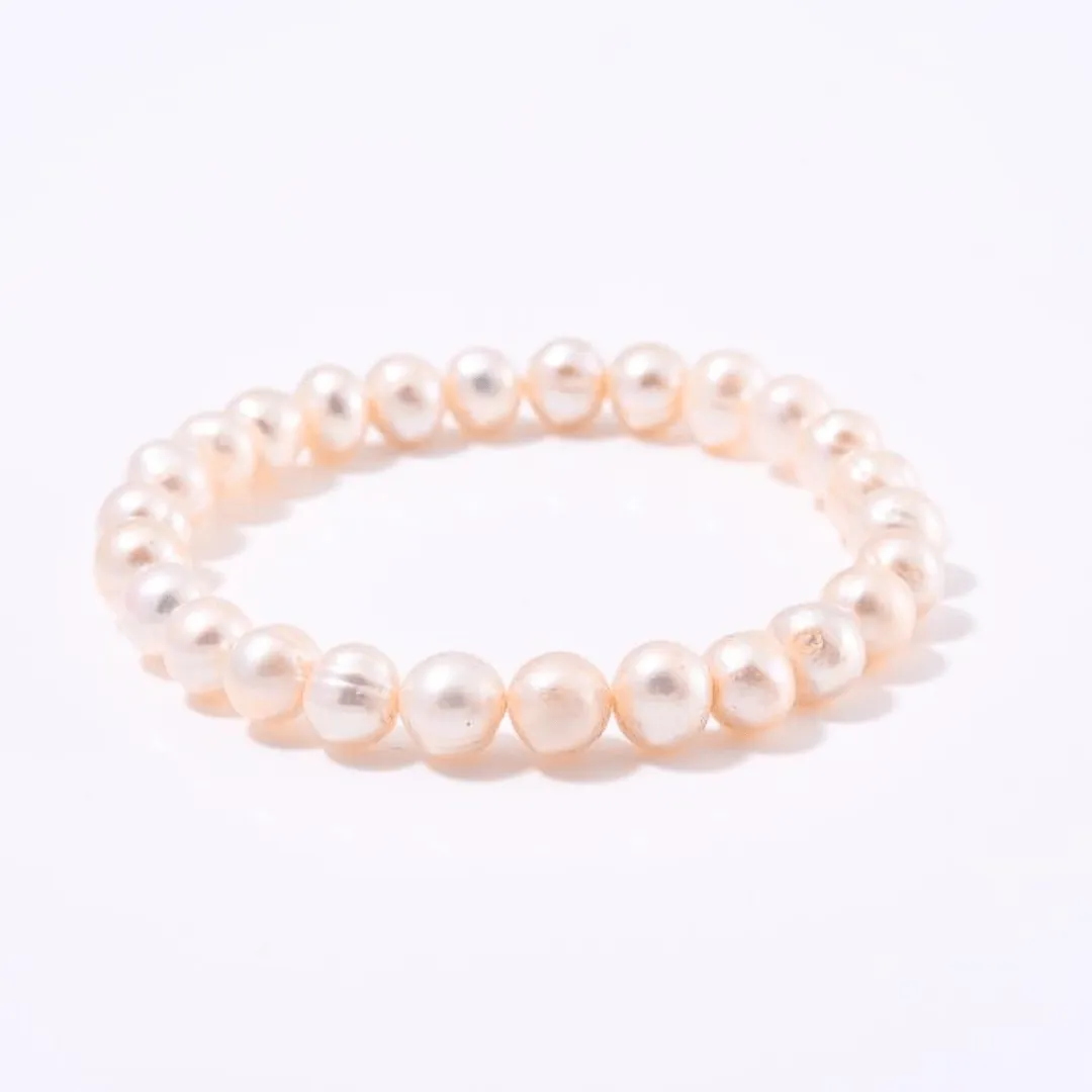 Pearl Bracelet – A Symbol of Strength, Elegance & Timeless Beauty