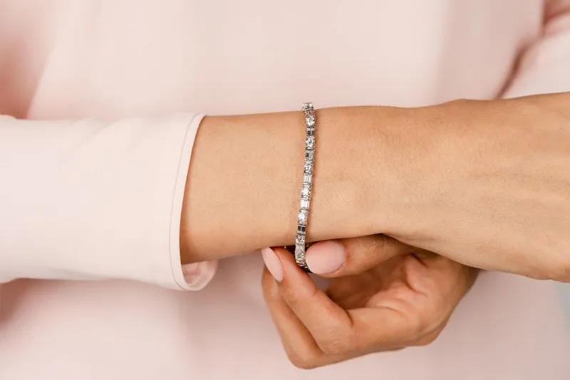Round And Baguette Lab-Grown Diamond Bracelet with 5.51 ct.(finished) 3.5x1.5mm, 3.5mm