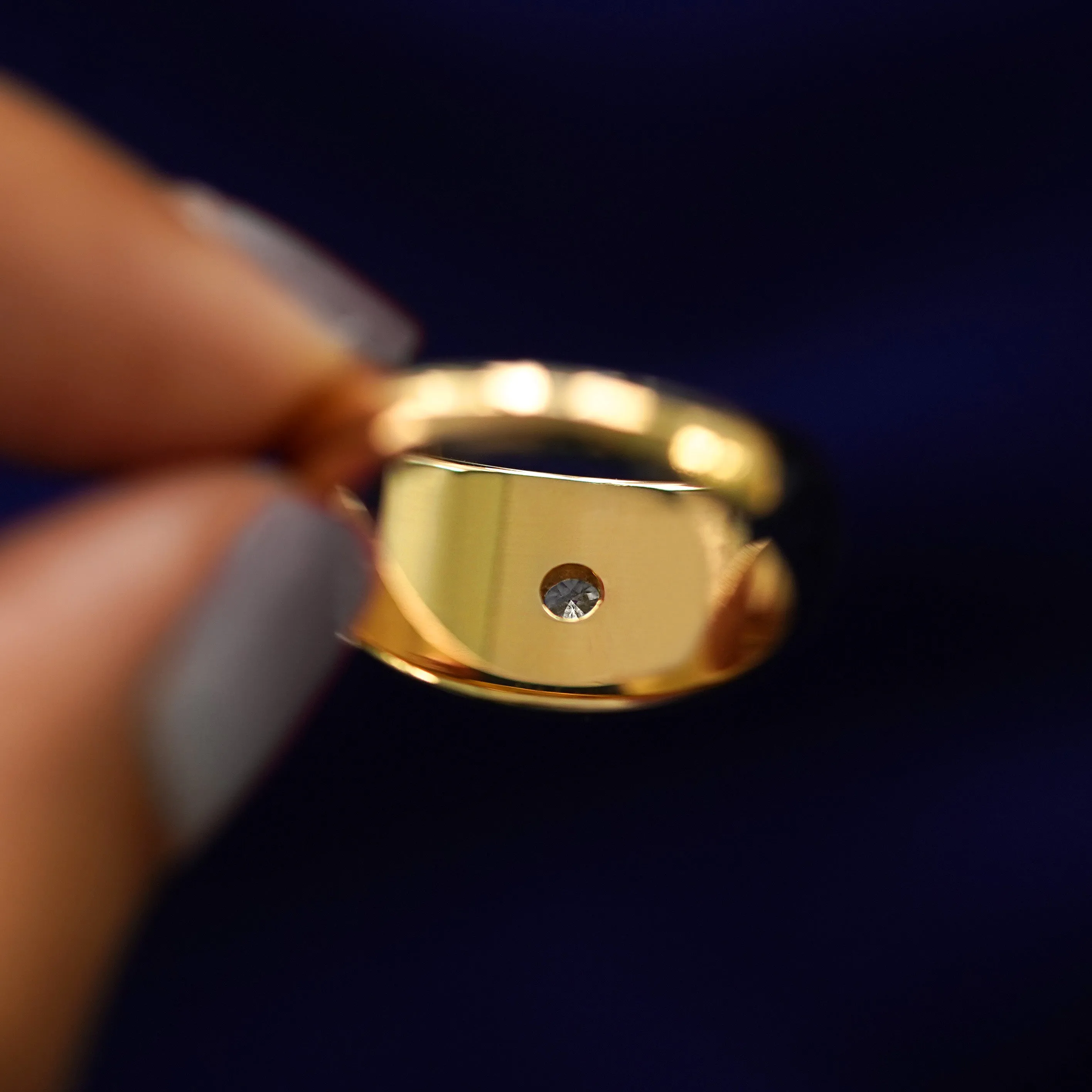 Round Lab Diamond Puffy Signet Ring
