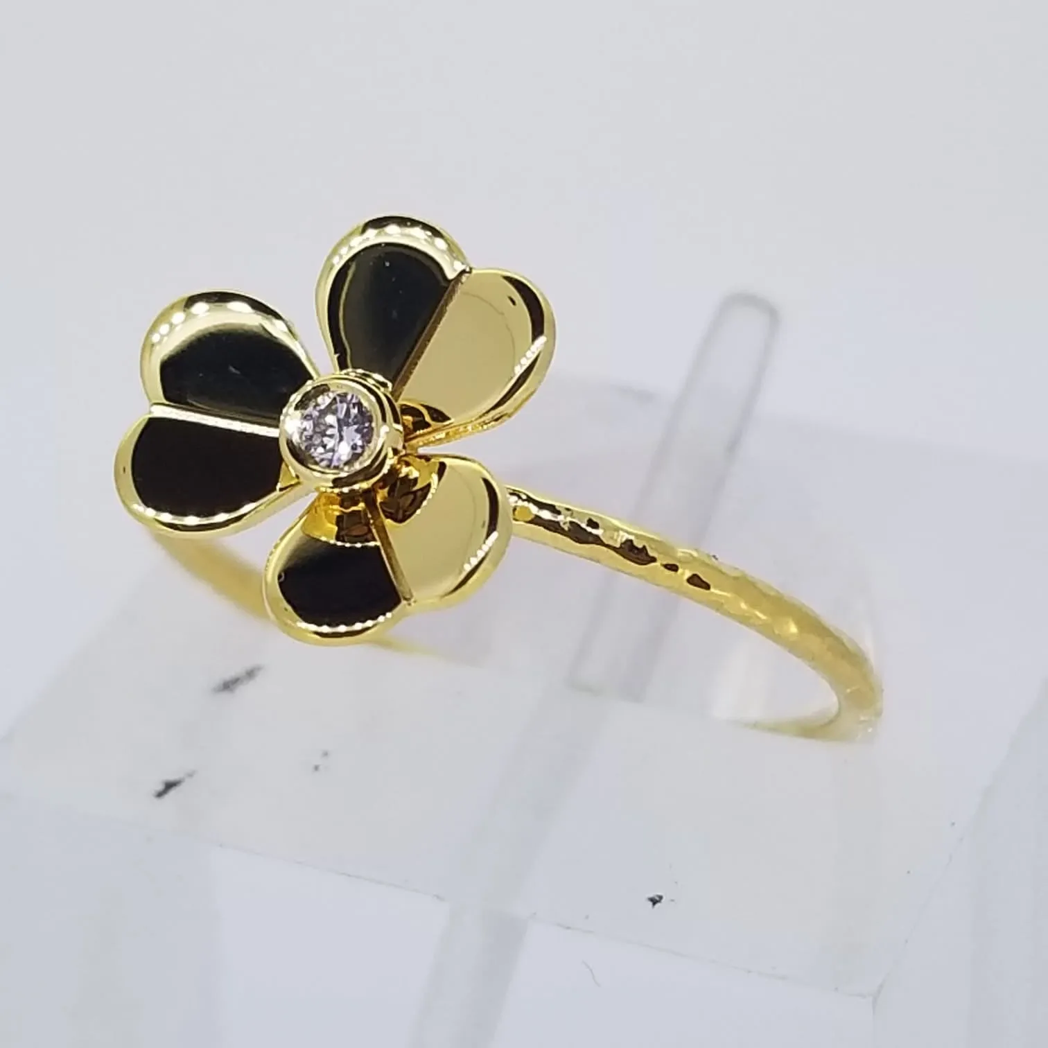 Single Diamond Flower Ring
