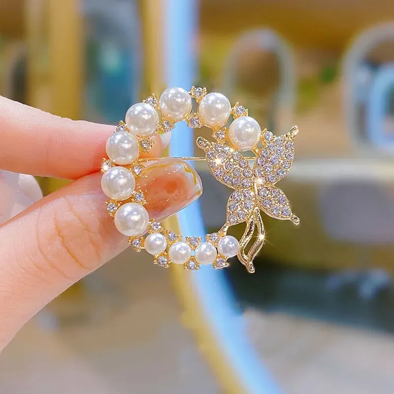 Snowflake Pearl Crystal Brooch