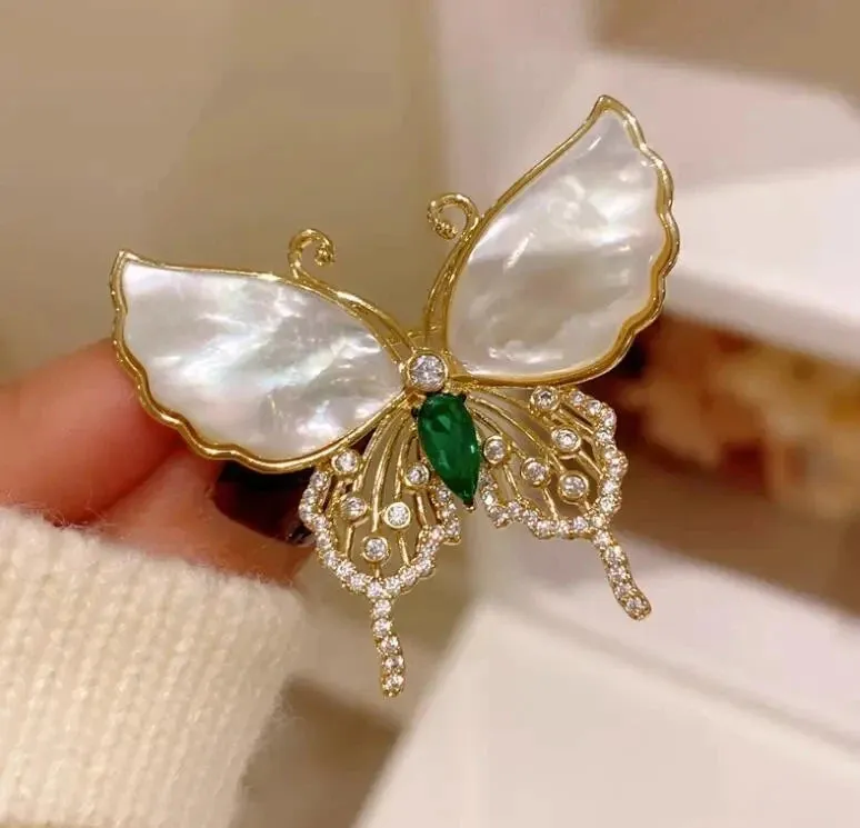 Snowflake Pearl Crystal Brooch