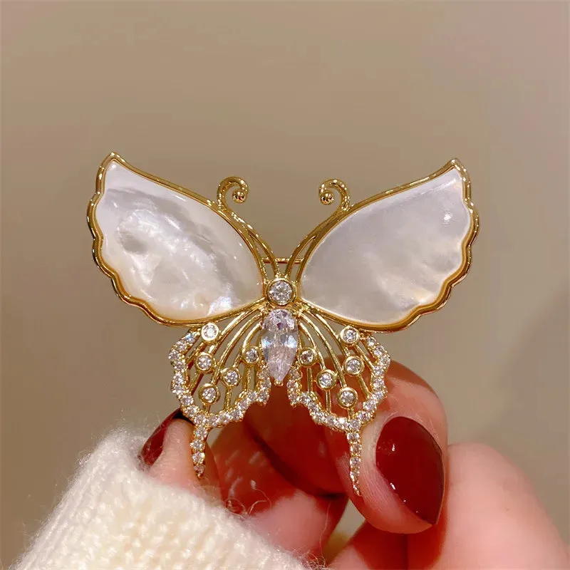 Snowflake Pearl Crystal Brooch