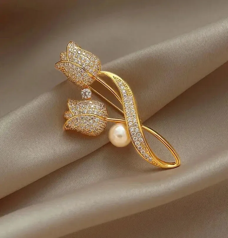 Snowflake Pearl Crystal Brooch