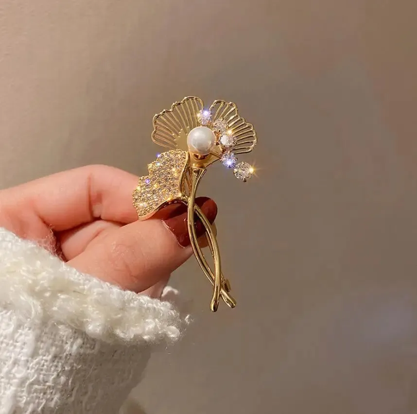 Snowflake Pearl Crystal Brooch