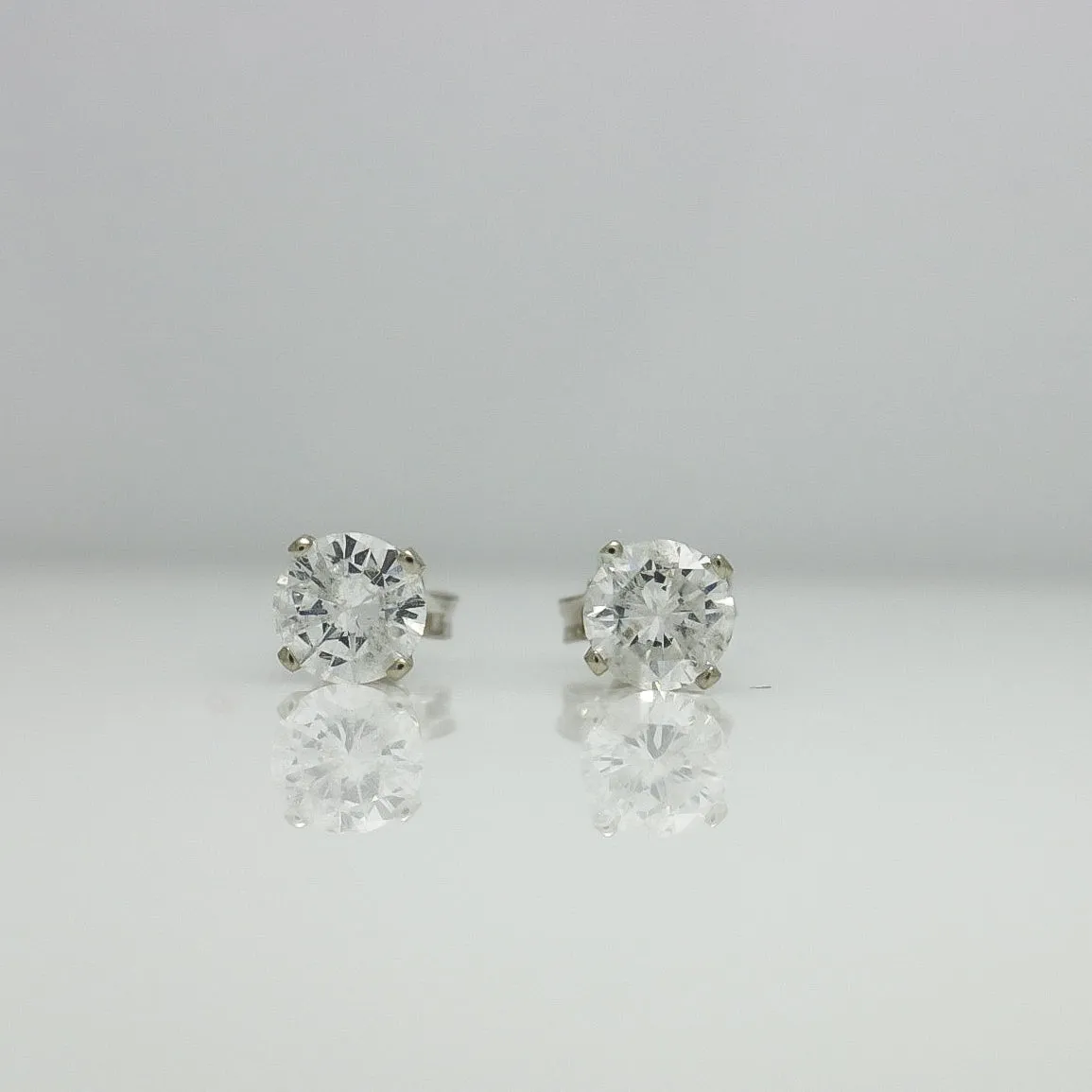 SOLITAIRE DIAMOND EARRINGS