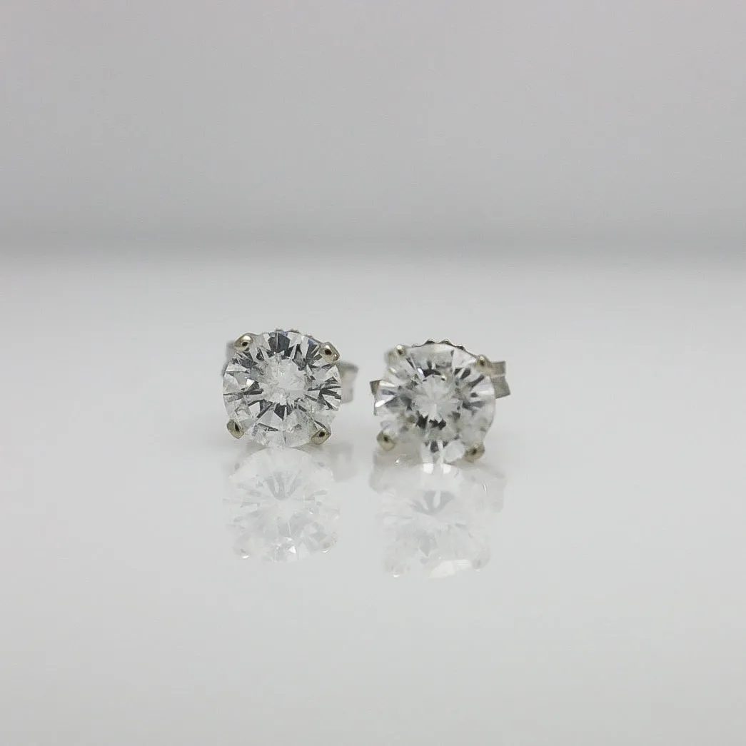 SOLITAIRE DIAMOND EARRINGS