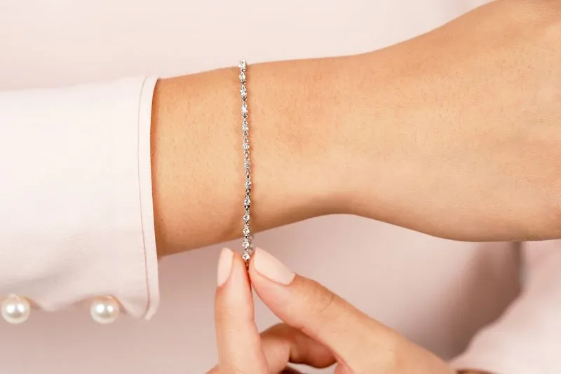 Sparkling Diamond And Chain Link Lab-Grown Diamond Bracelet with 3.50 ct.(finished) 4.5mm