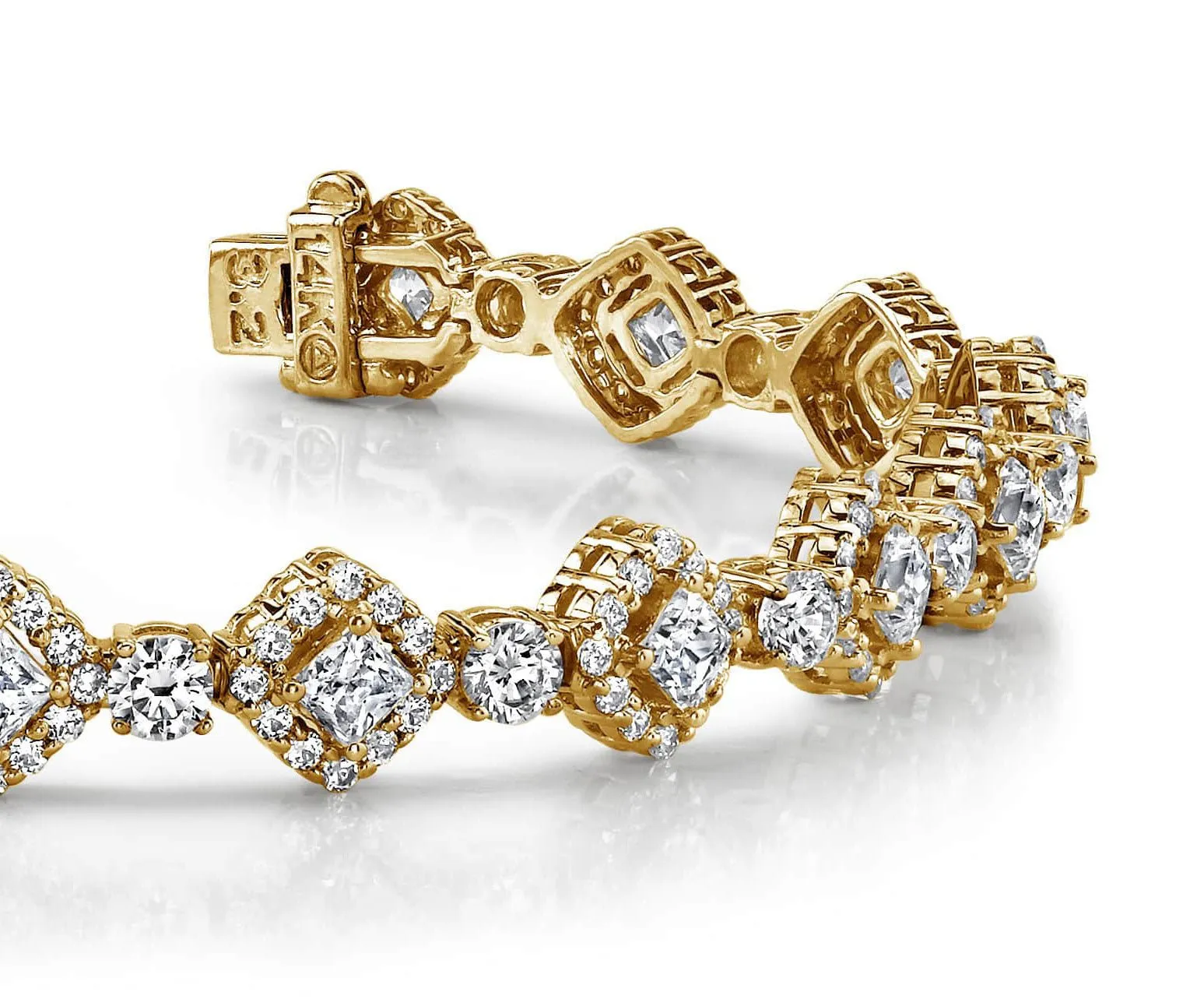 Spotlight Princess Cut Lab-Grown Diamond Bracelet with 5.74 ct.(finished) 1.2mm, 2.5mm, 2.7mm