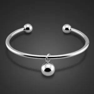 Stylish And Simple Platinum Plated Bracelet For Women