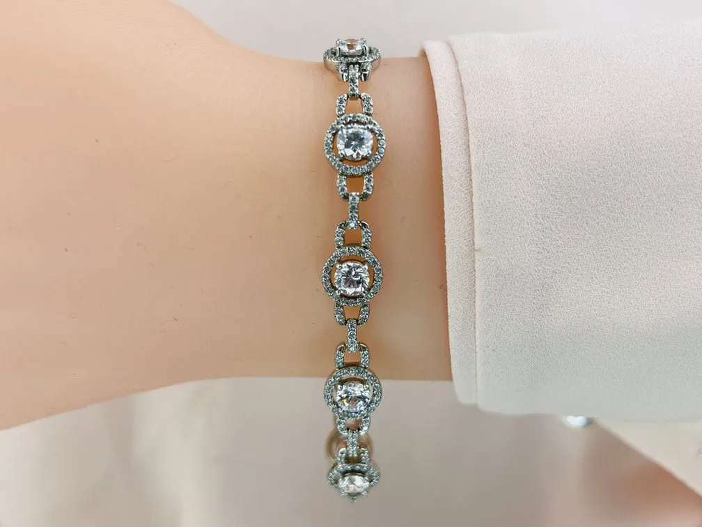 Stylish Circles Lab-Grown Diamond Bracelet with 7.24 ct.(finished) 1.1mm, 5mm