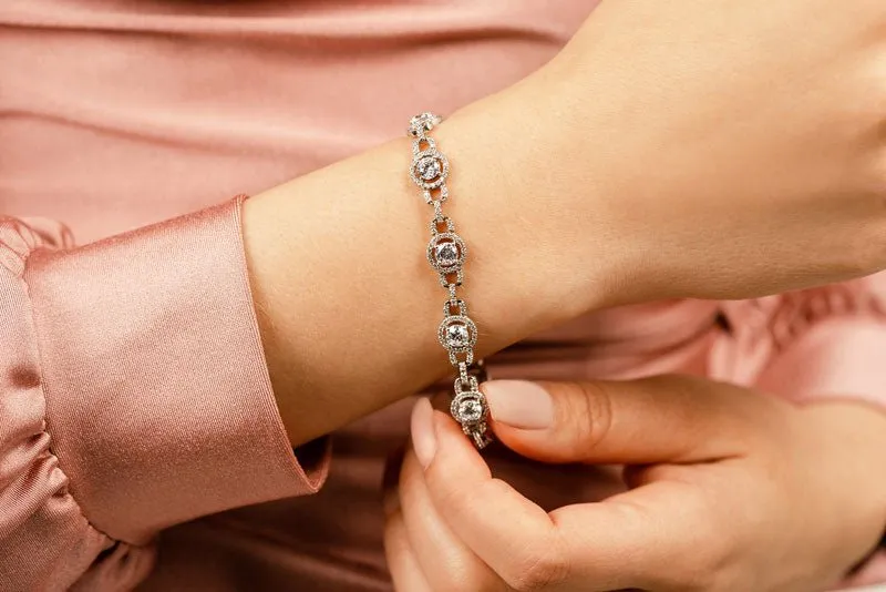 Stylish Circles Lab-Grown Diamond Bracelet with 7.24 ct.(finished) 1.1mm, 5mm