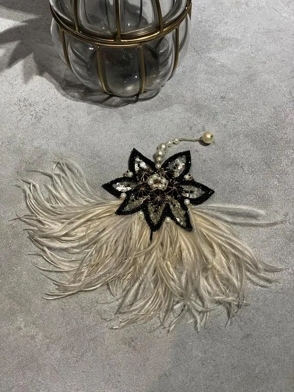 the wonder wand brooch