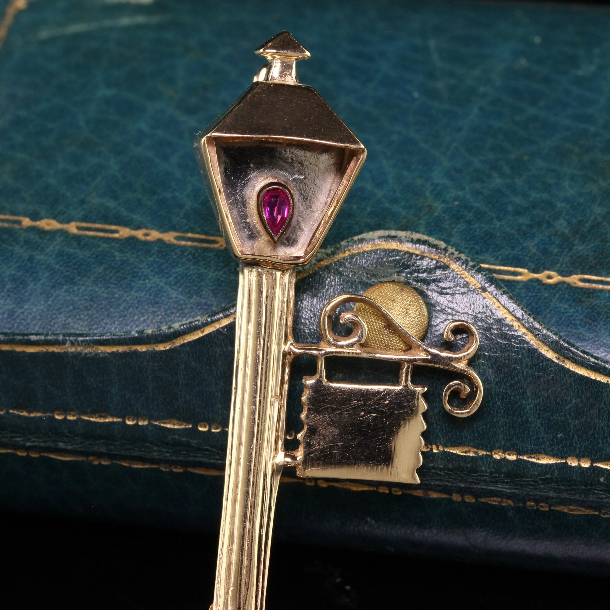 Vintage Estate 14K Yellow Gold English Lamp Post Ruby Pin